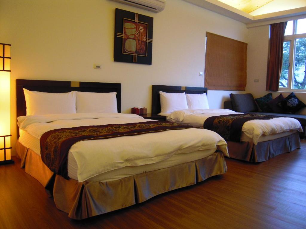 Quadruple Room with Lake View photo 2