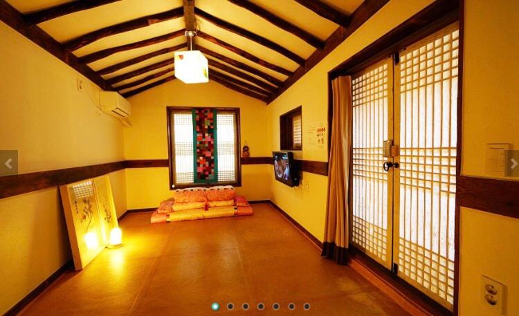Standard Family Room - Photo 10