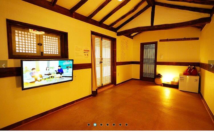 Standard Family Room - Photo 8