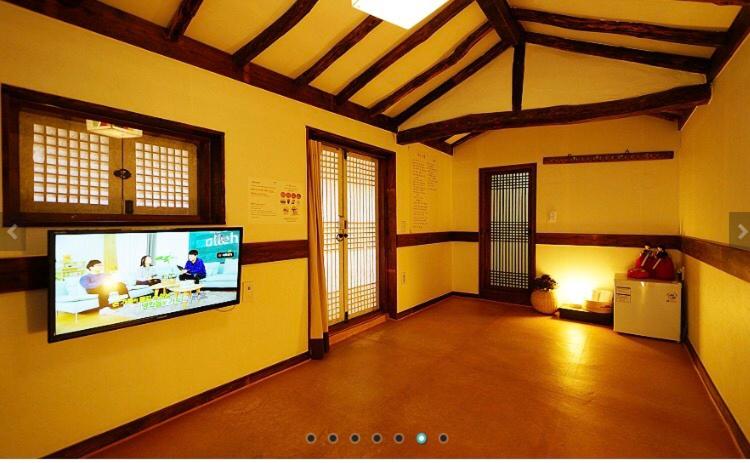Standard Family Room - Photo 6