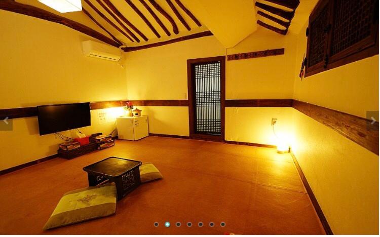 Deluxe Family Suite - Photo 3