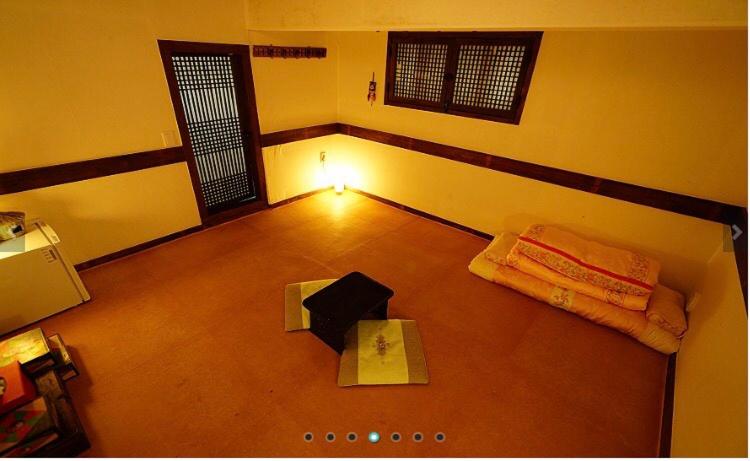Deluxe Family Suite - Photo 9