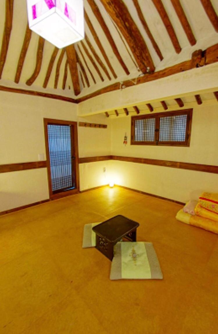 Deluxe Family Suite - Photo 6
