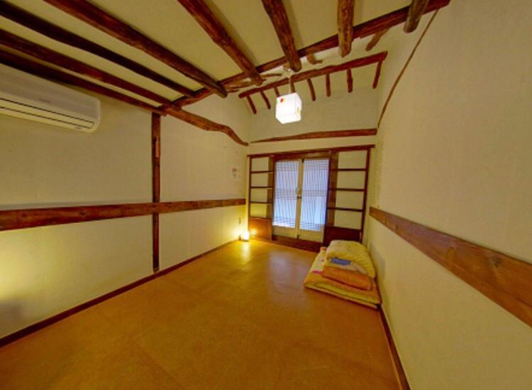 Family Room with Private Bathroom - Photo 3