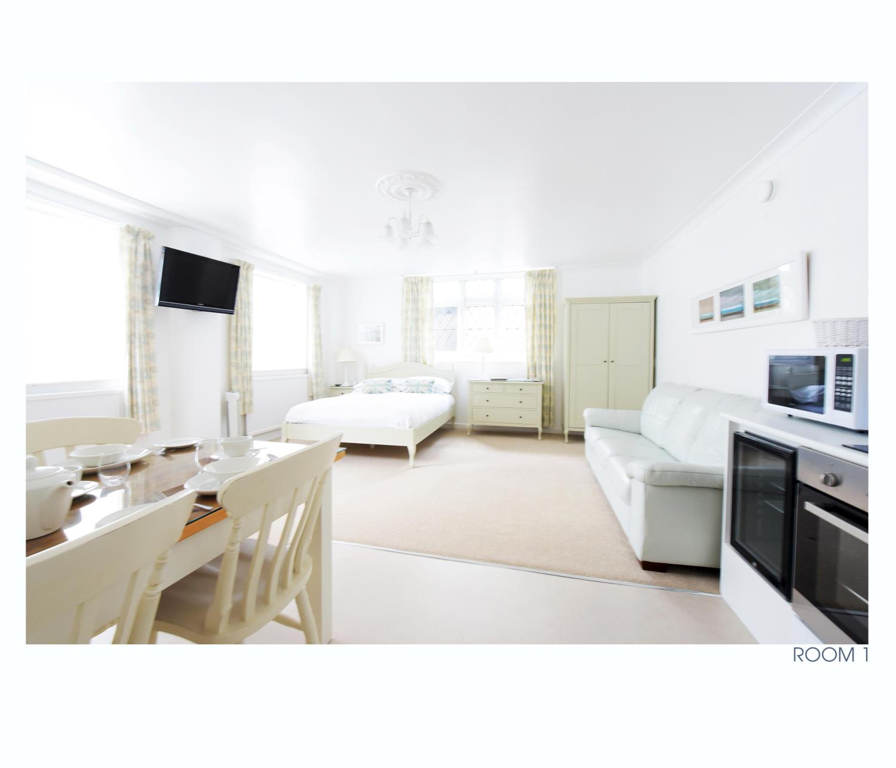 Ground Floor Studio Apartment - Photo 2