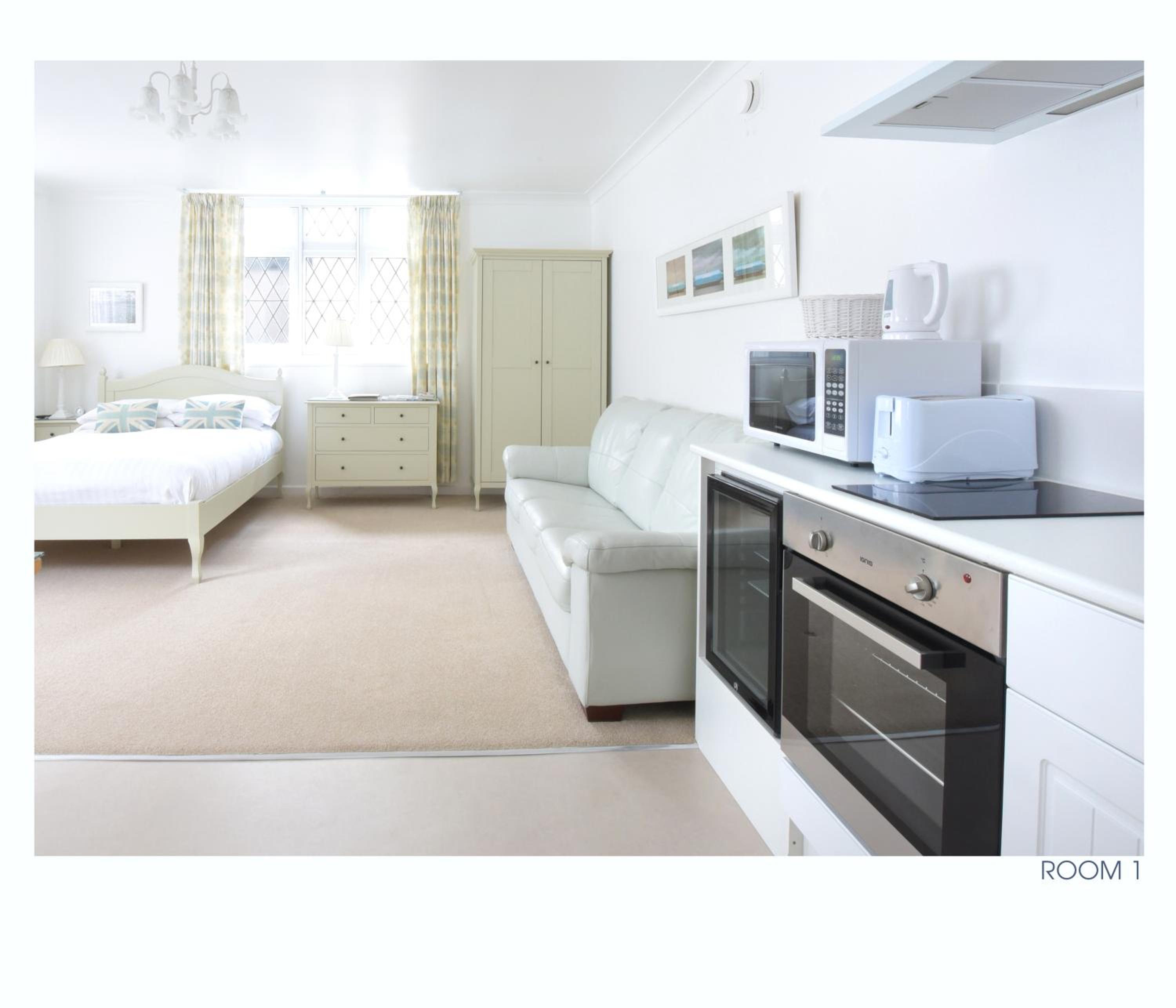 Ground Floor Studio Apartment - Photo 3