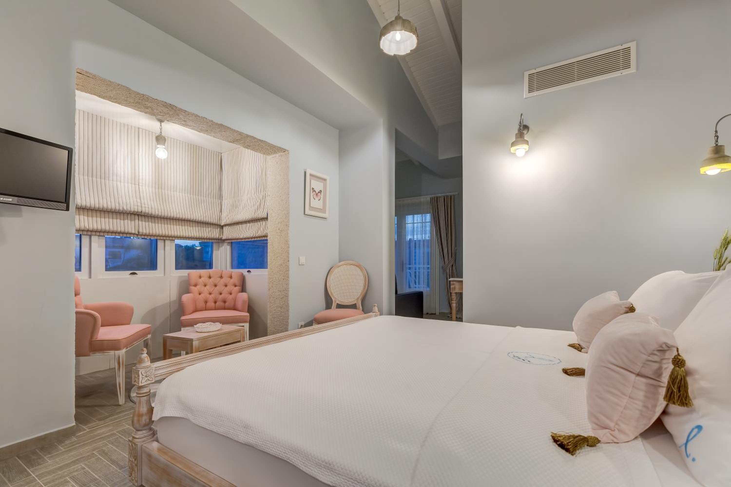 King Room with Balcony photo 3