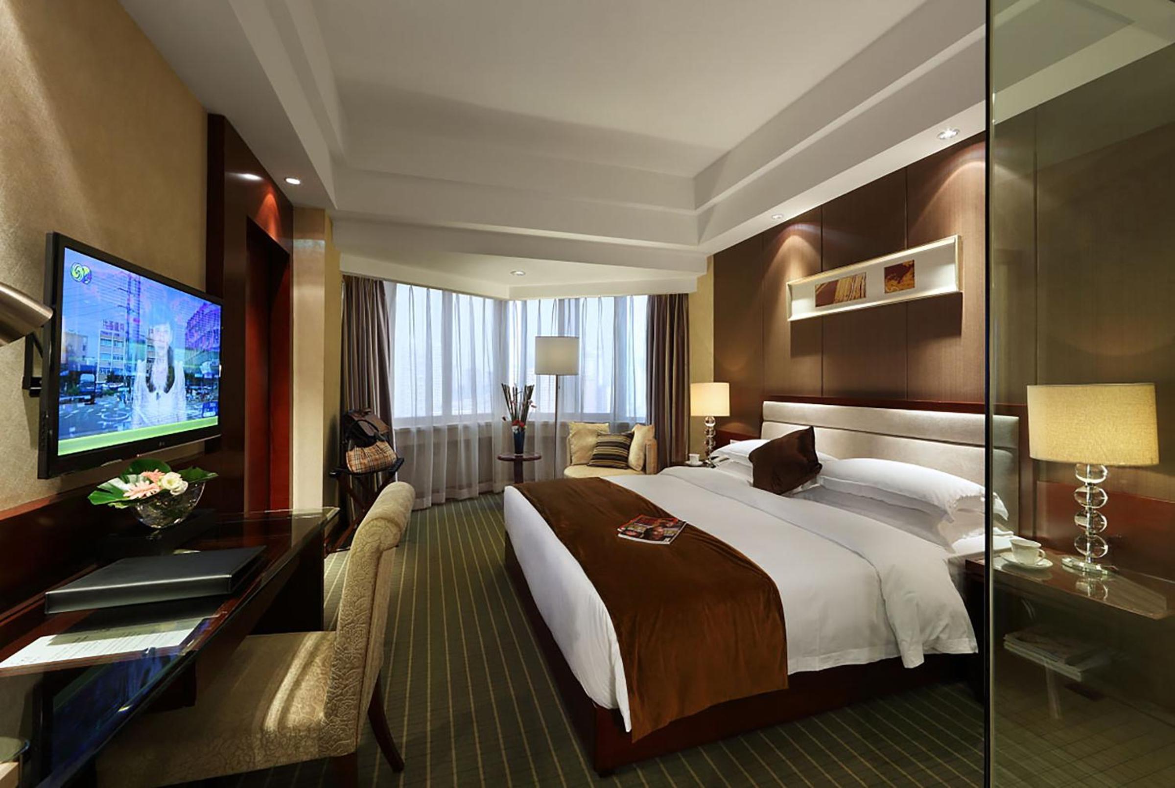 Leisure Queen Room