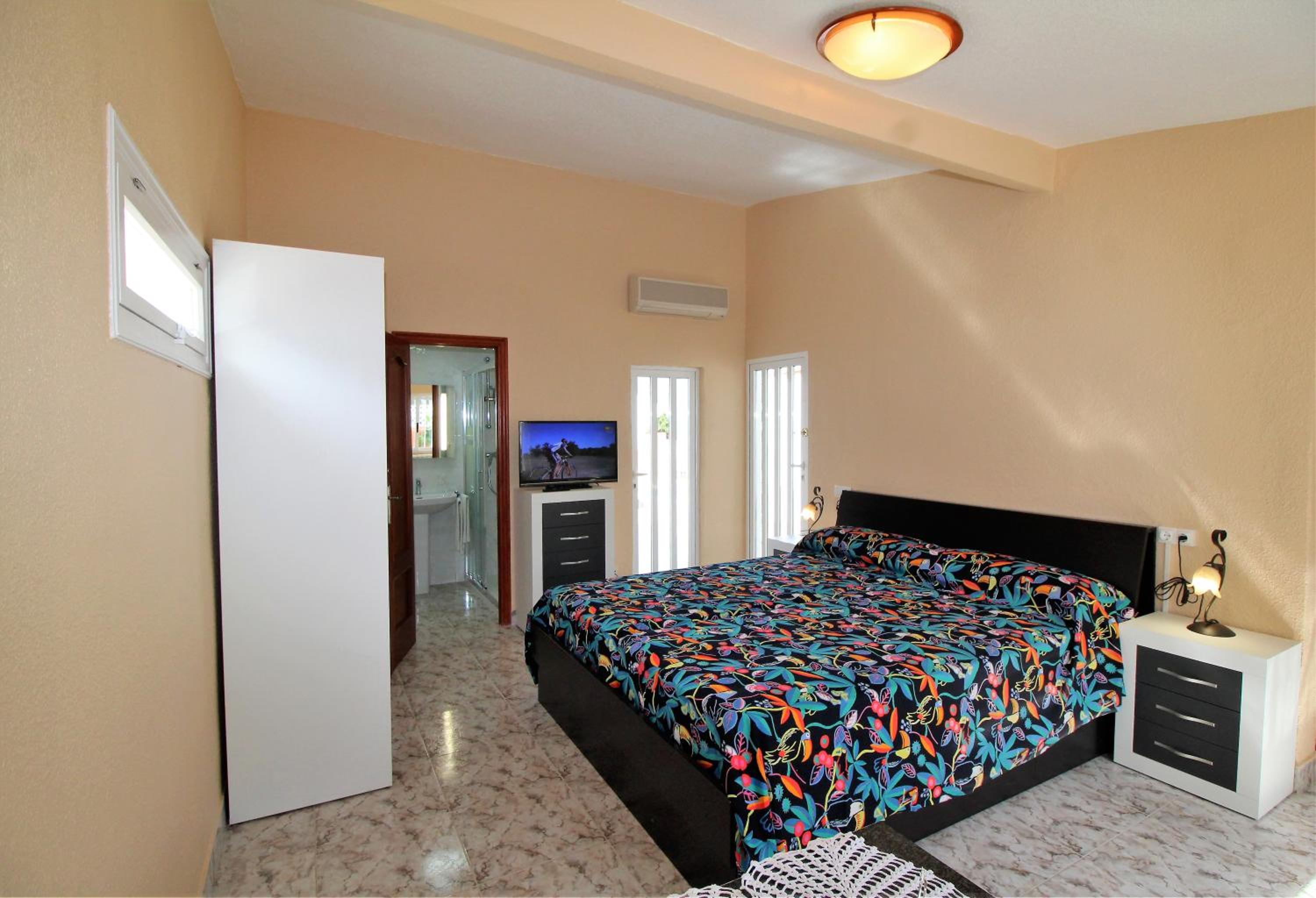 Villa photo 3