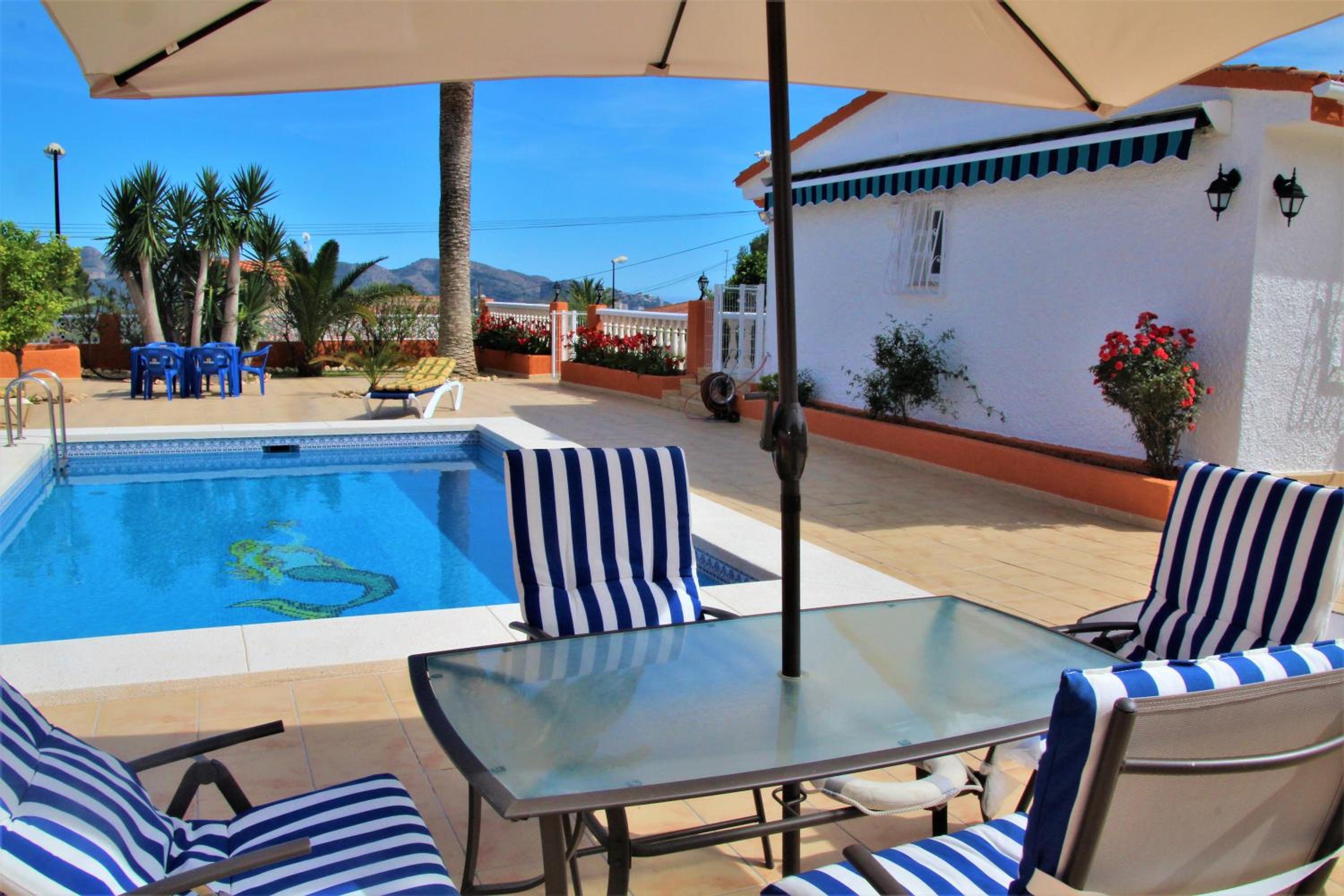 Villa photo 2