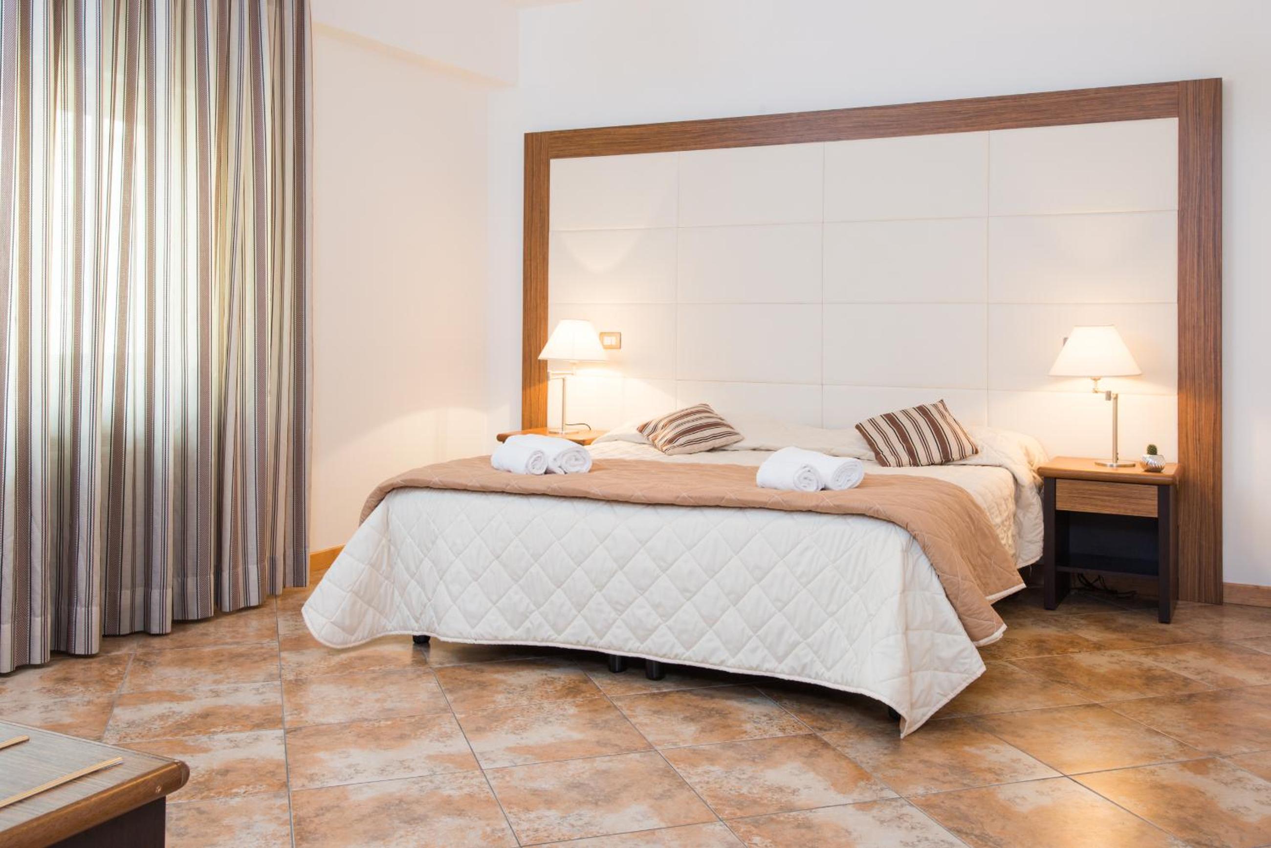 Double or Twin Room - Photo 2