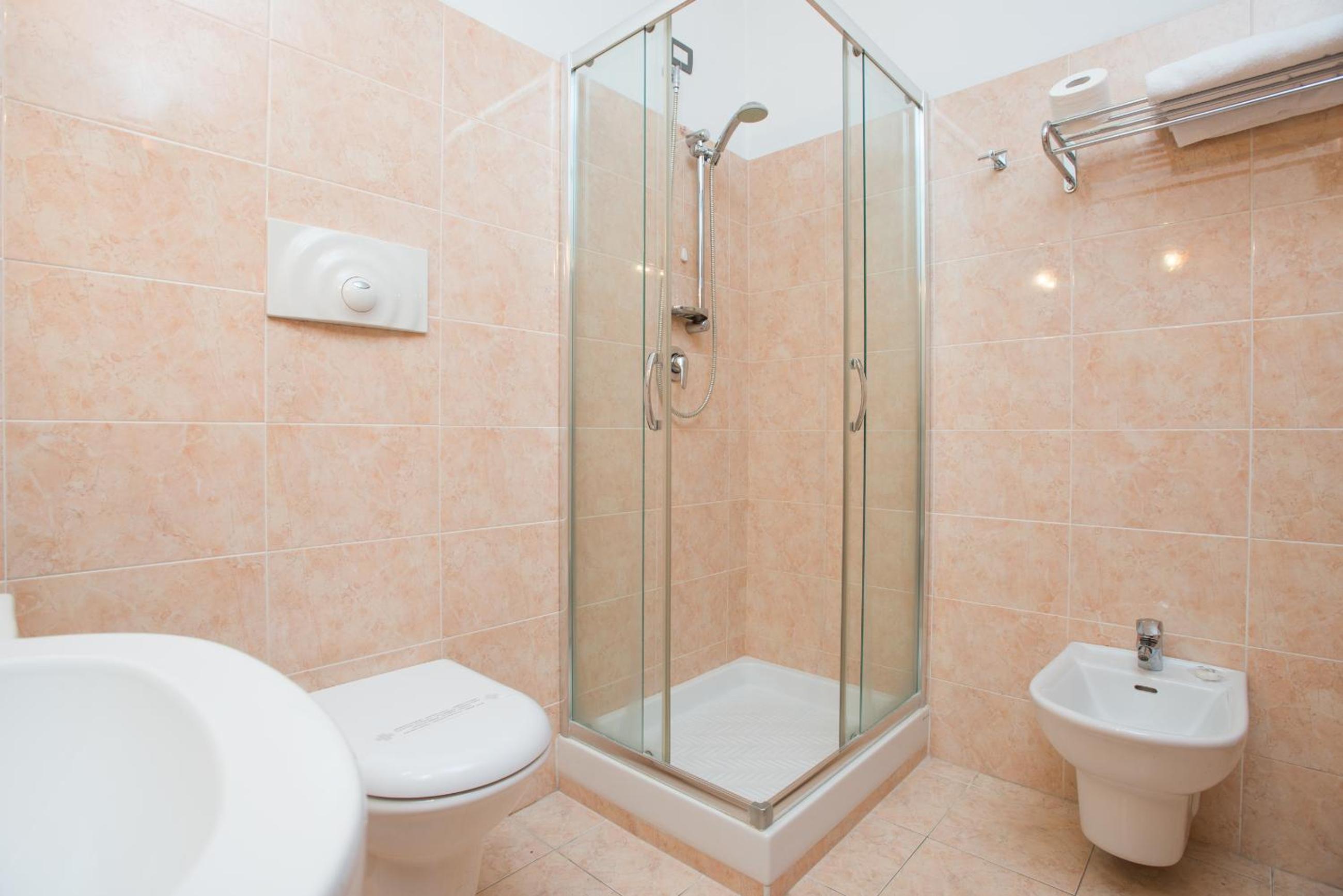 Triple Room - Photo 5