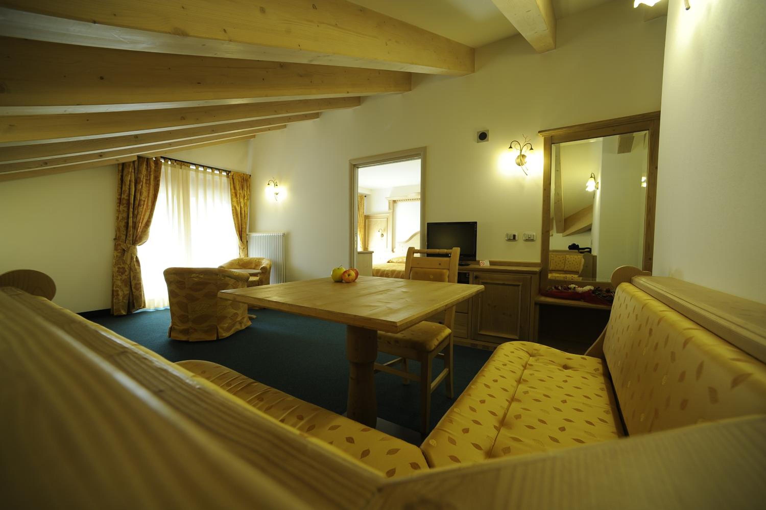 Family Suite with Balcony photo 2