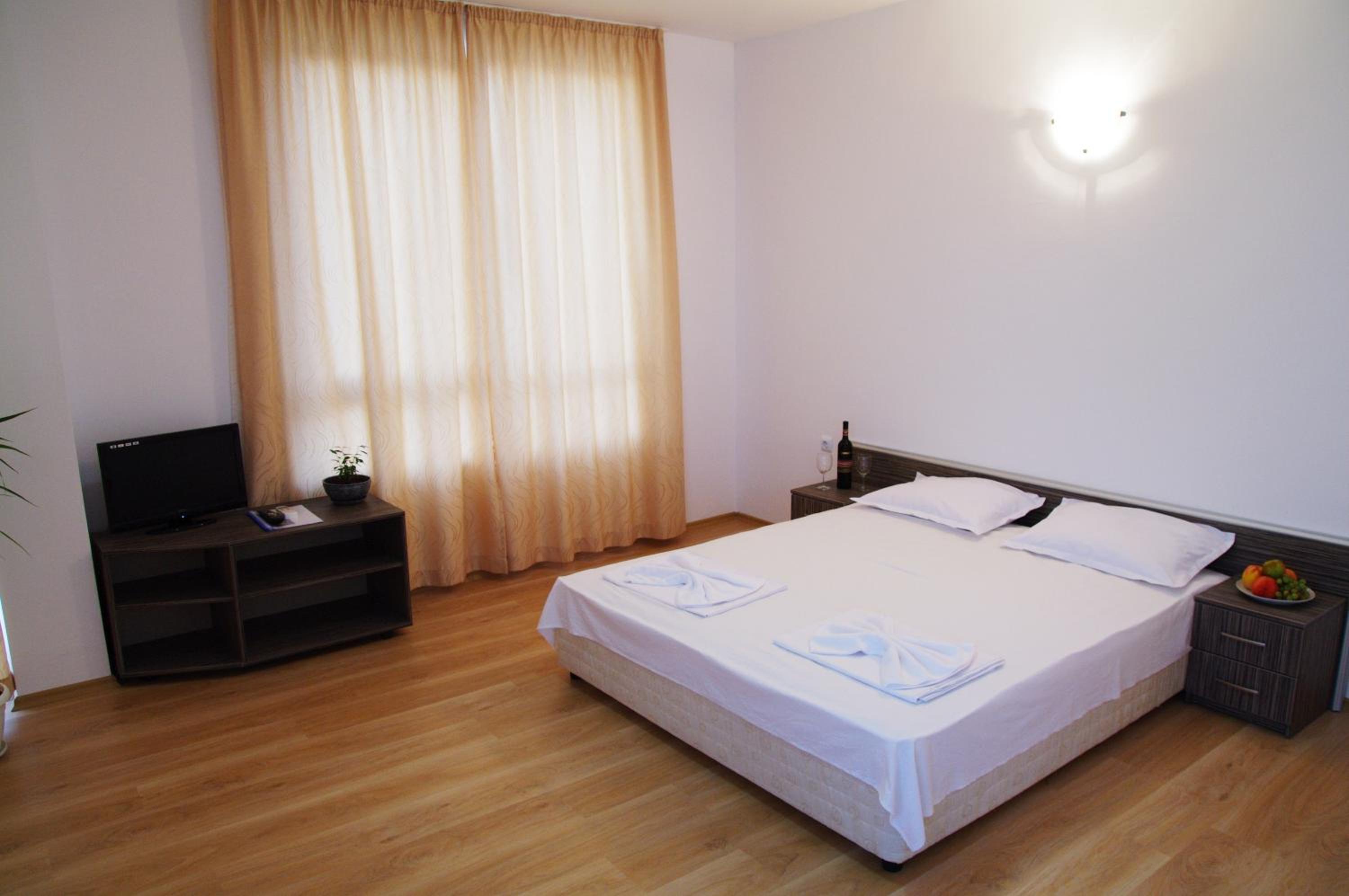 Studio with Balcony (3 Adults)  photo 1
