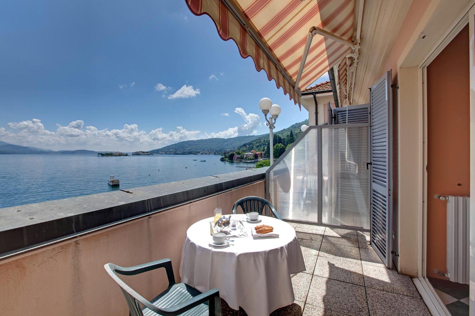 Mini Suite with Lake View - Split Level - Photo 2