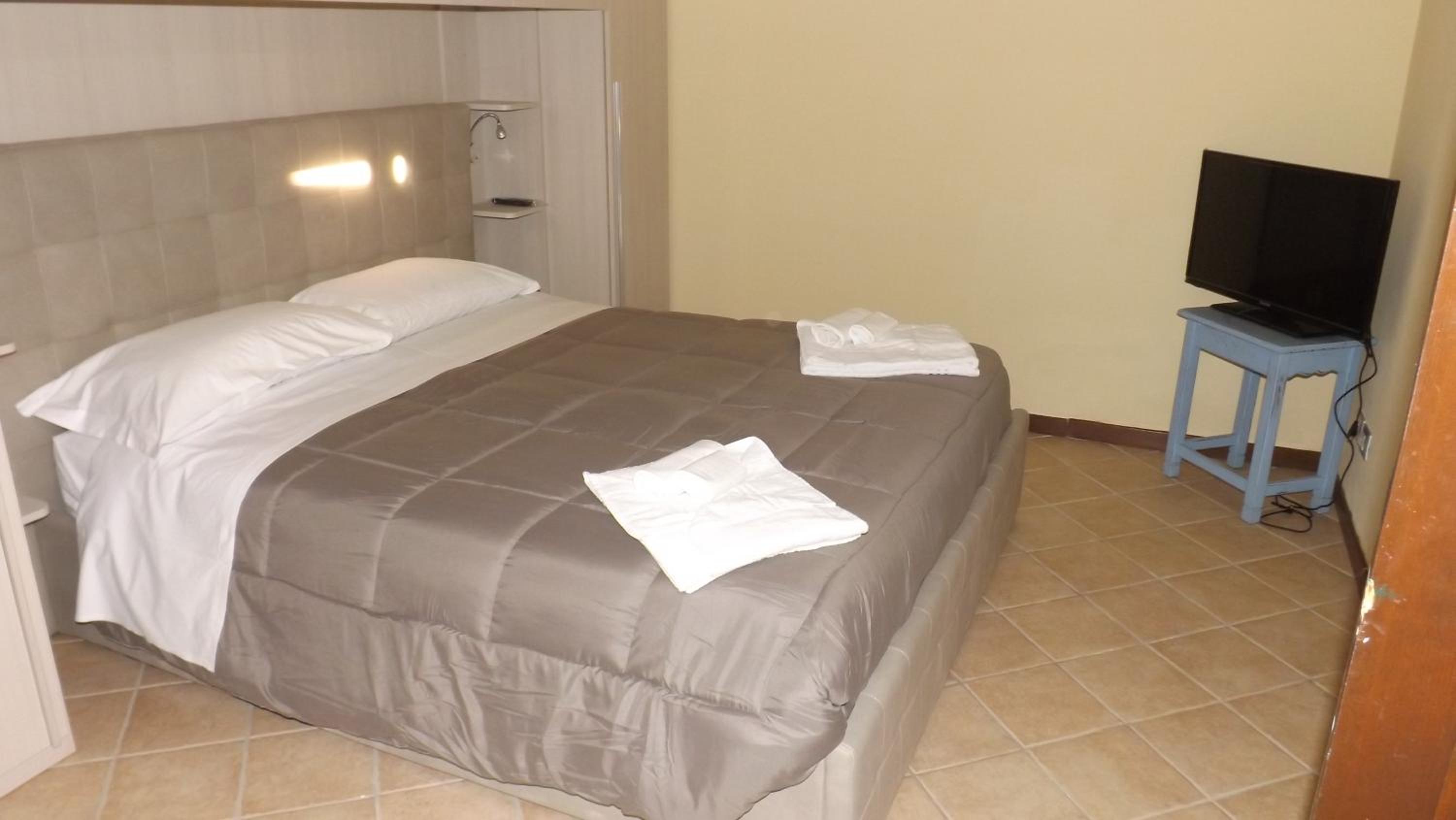 Three-Bedroom House - Photo 1