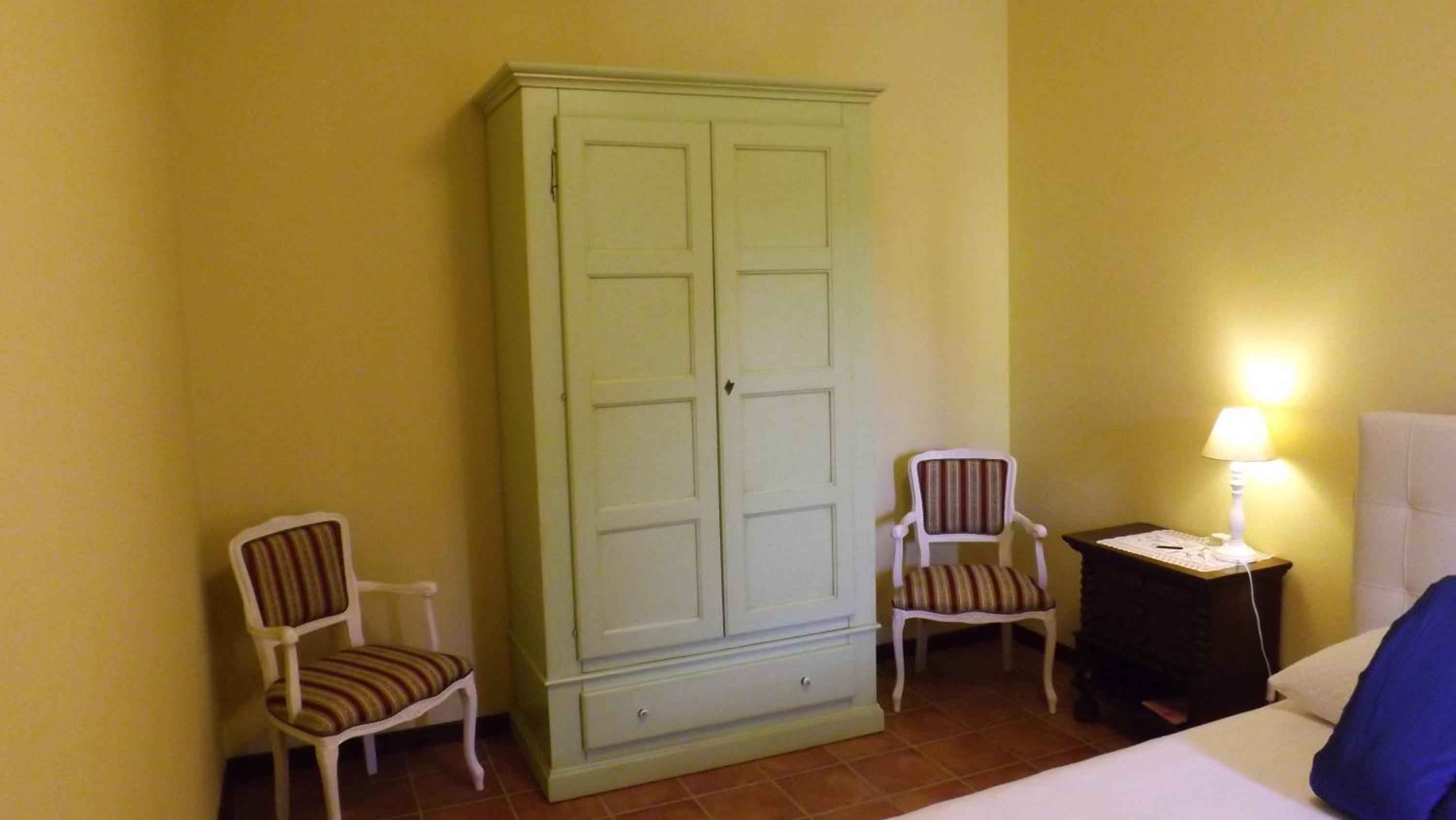 Two-Bedroom House - Photo 4