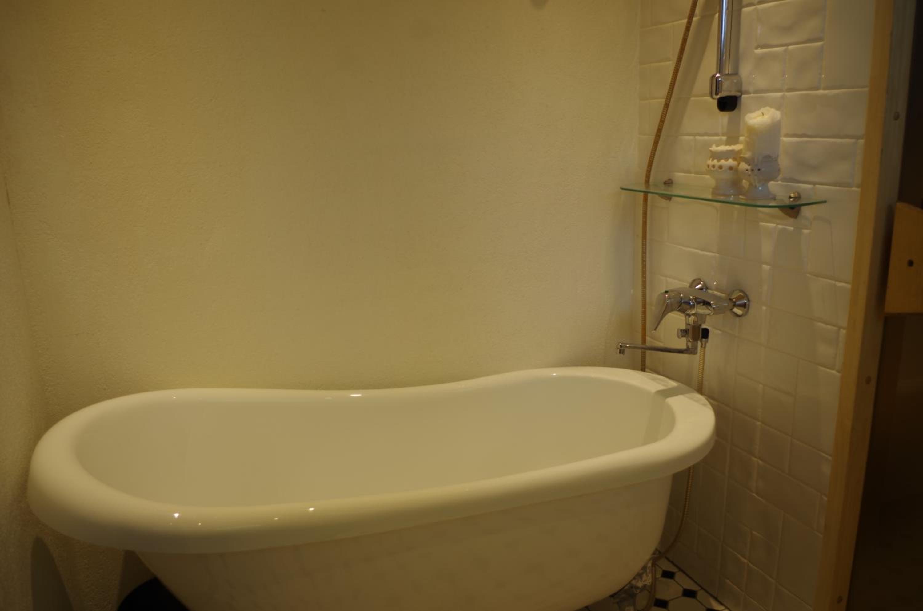 Two-Bedroom House - Photo 15