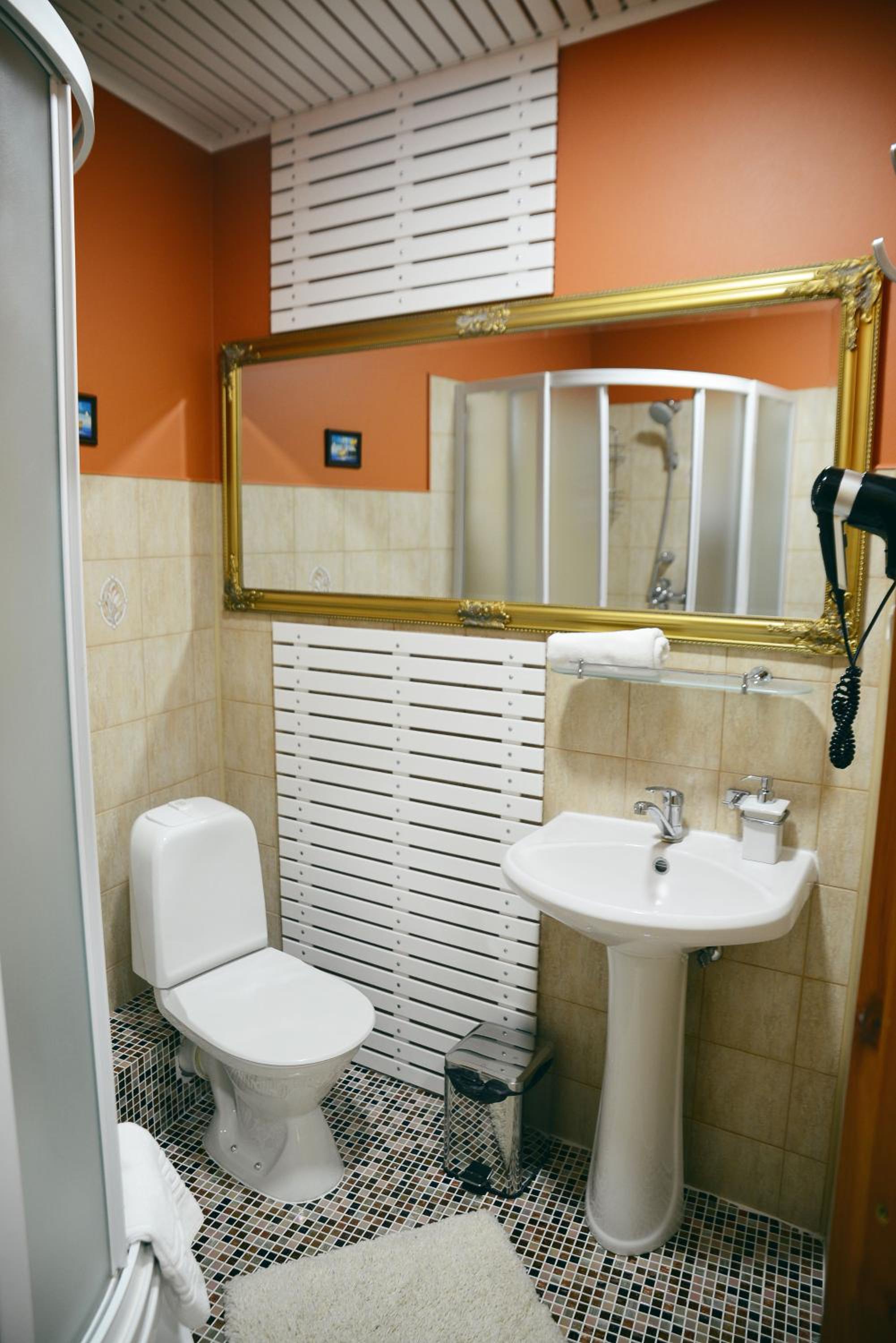 Suite - Photo 2