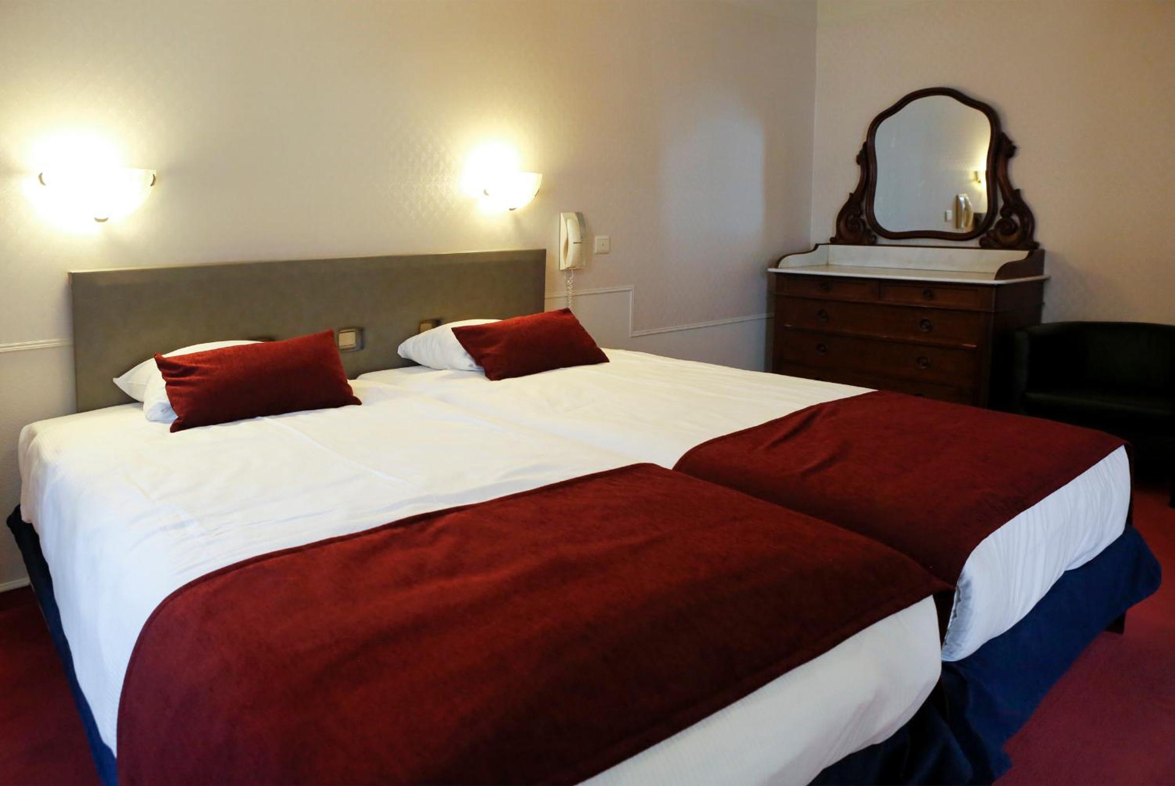 Twin Room - Photo 1