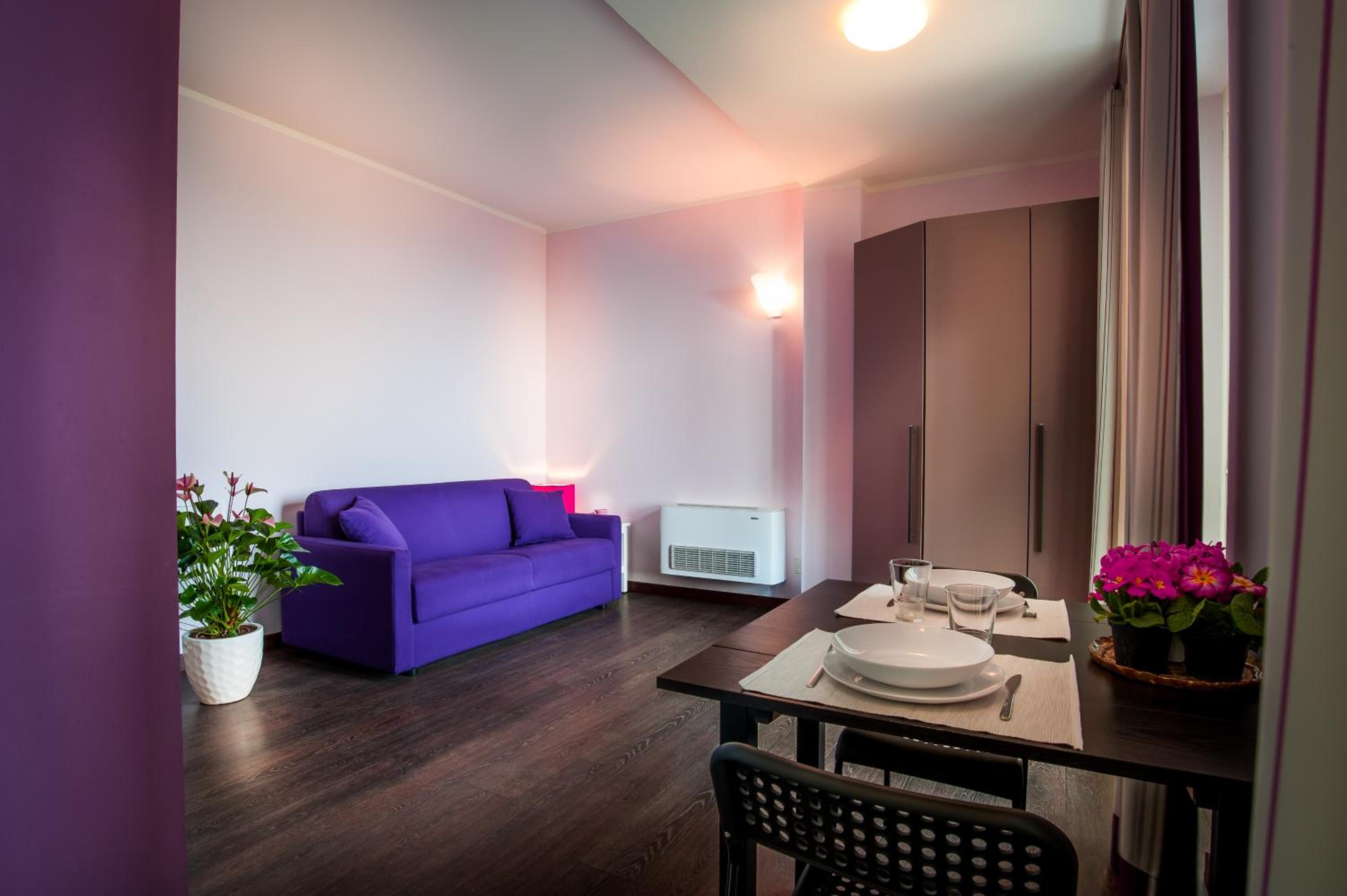 Studio Apartment photo 1