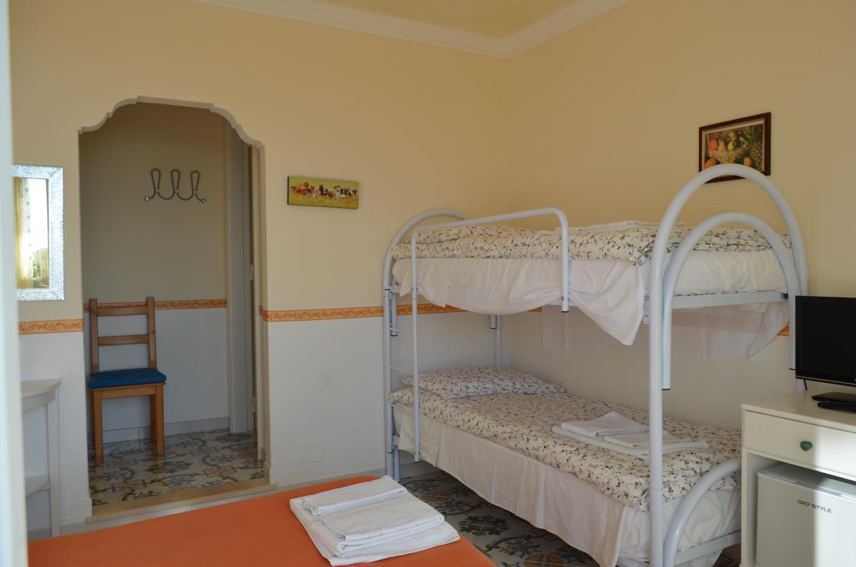 Quadruple Room with Terrace