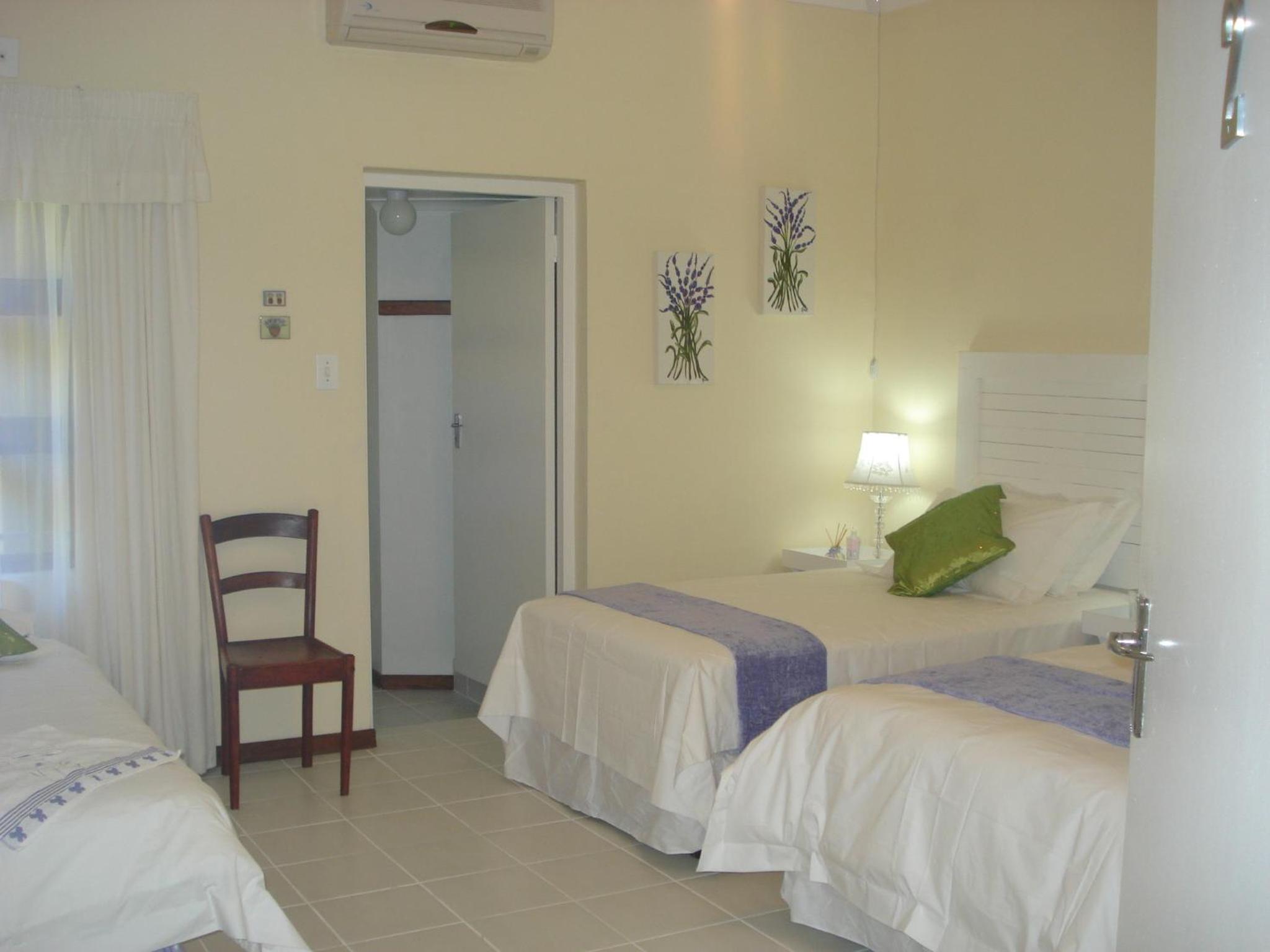 Basic Triple Room photo 2