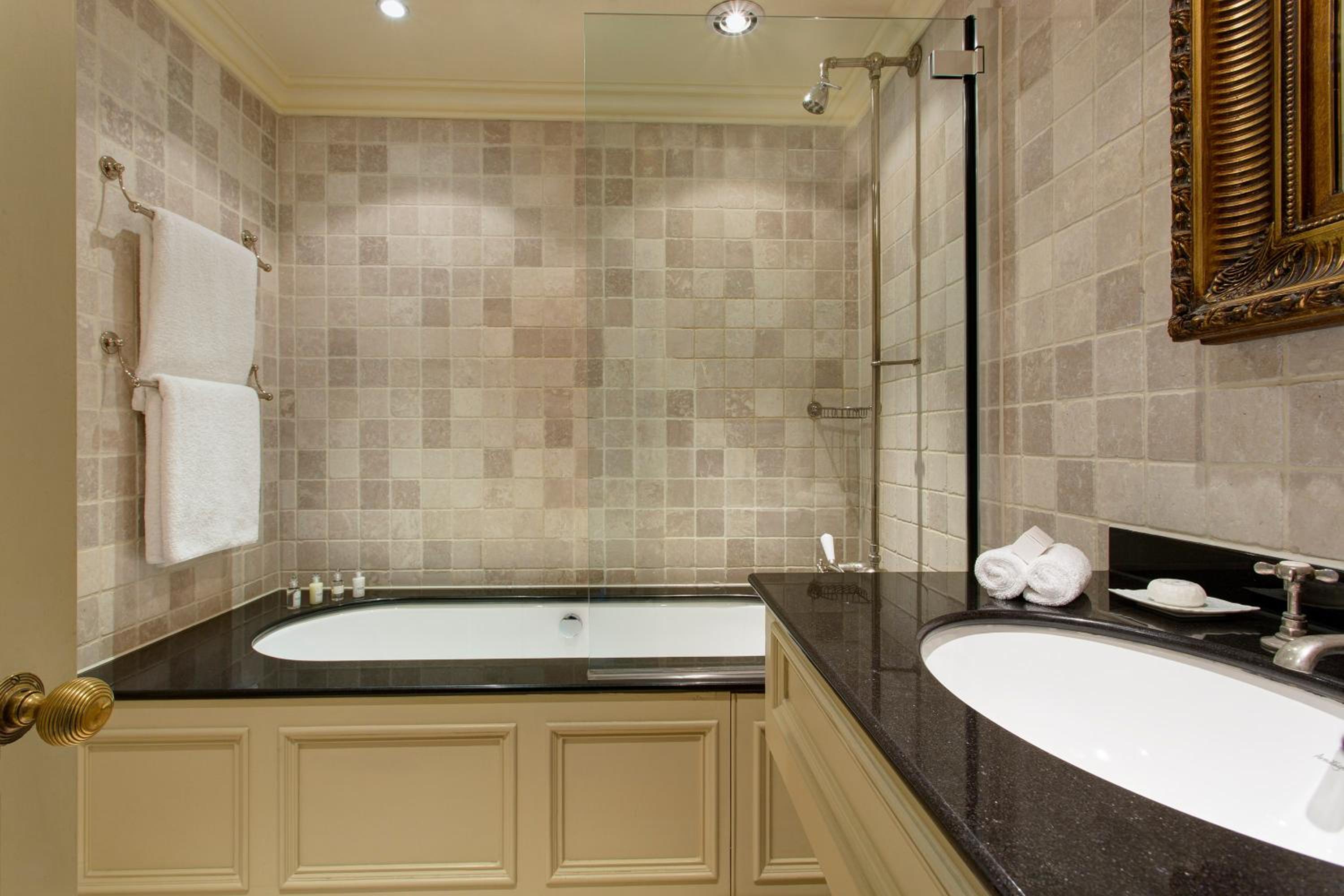 Deluxe Triple Room photo 3