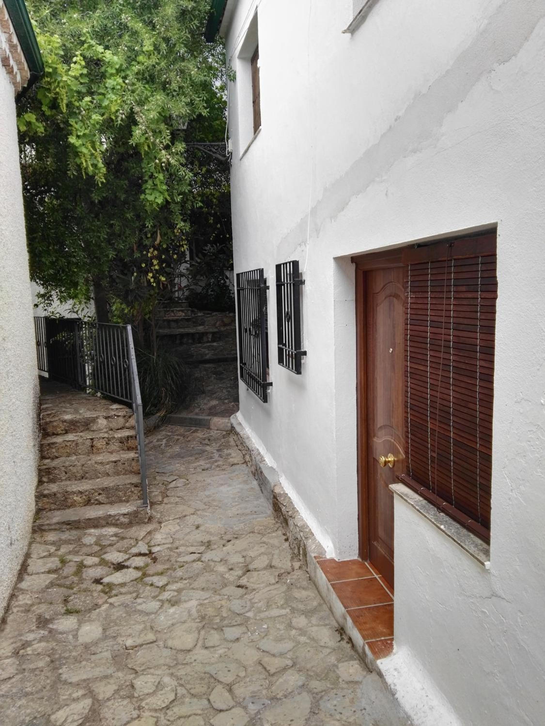 Double Room - Photo 3