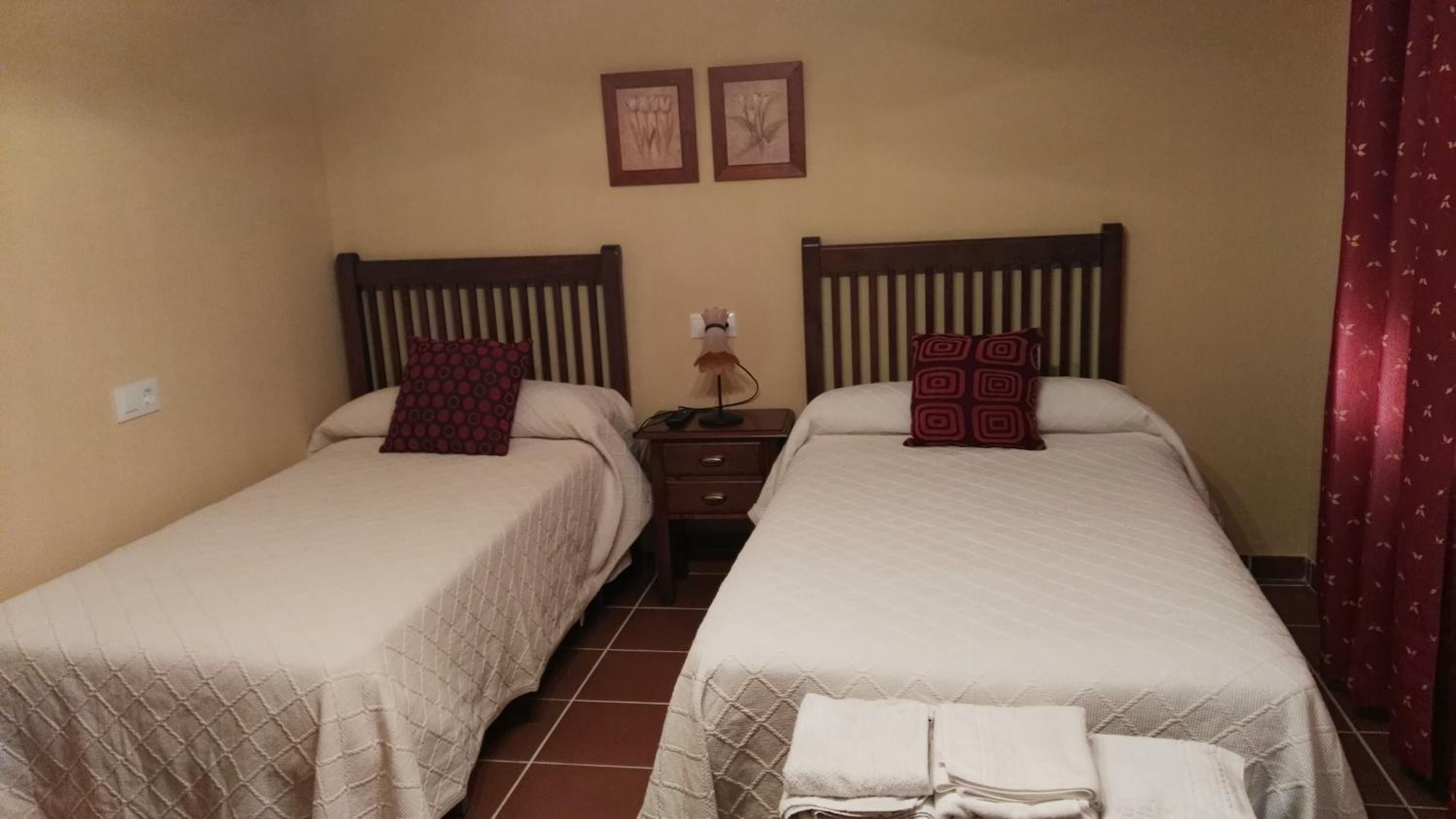 Twin Room - Disability Access - Photo 3