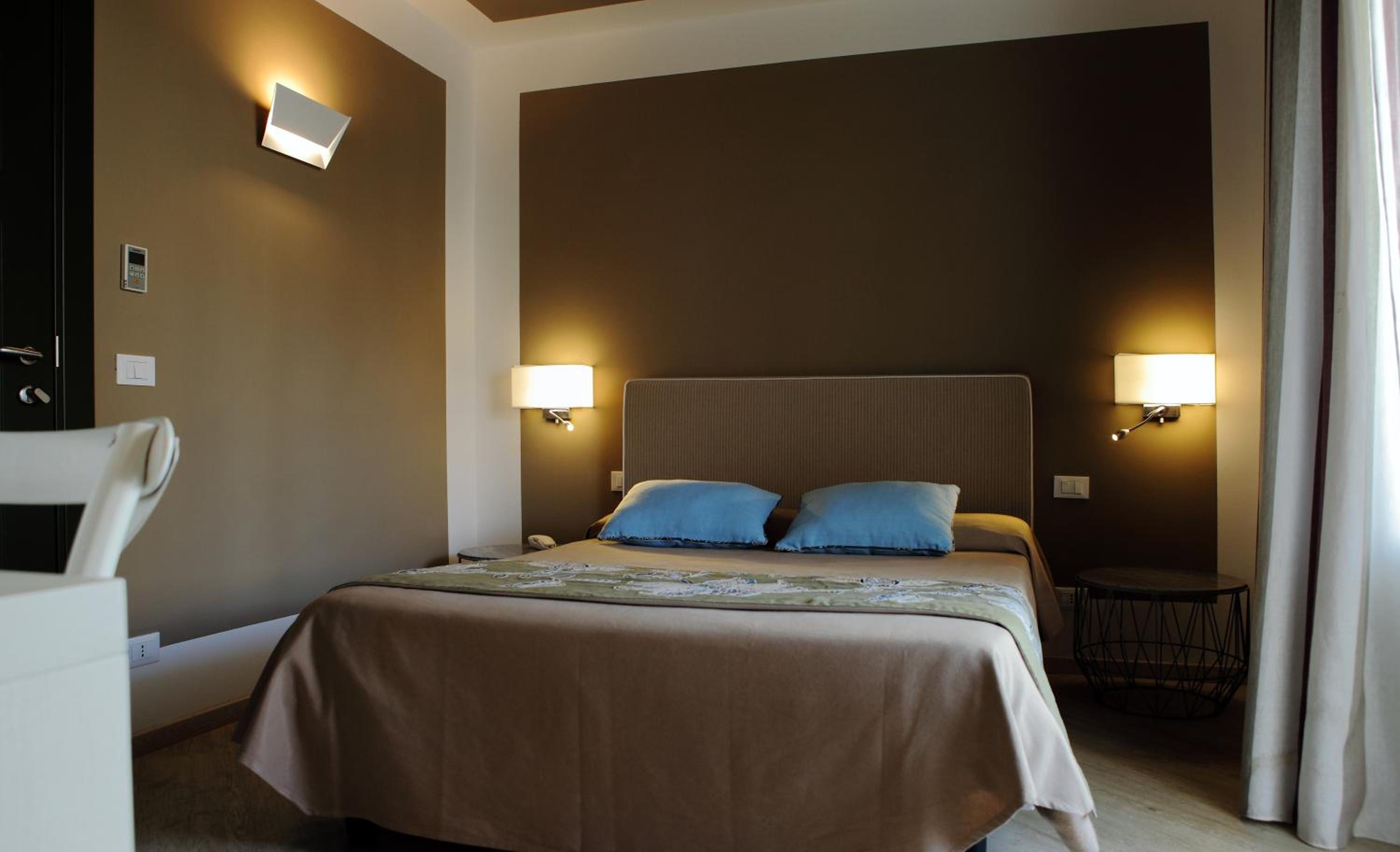 Small Double Room - Photo 5