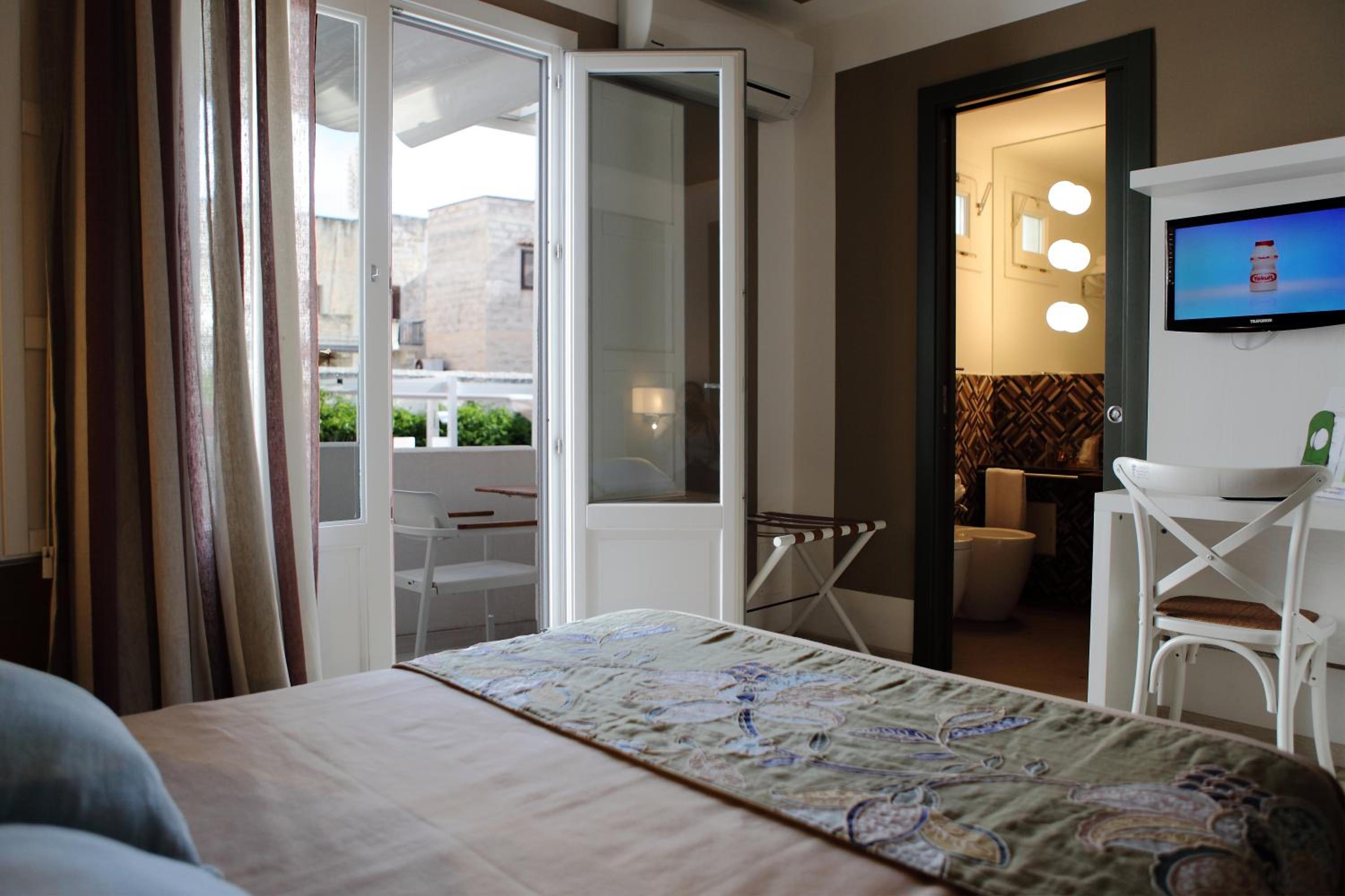 Small Double Room - Photo 4