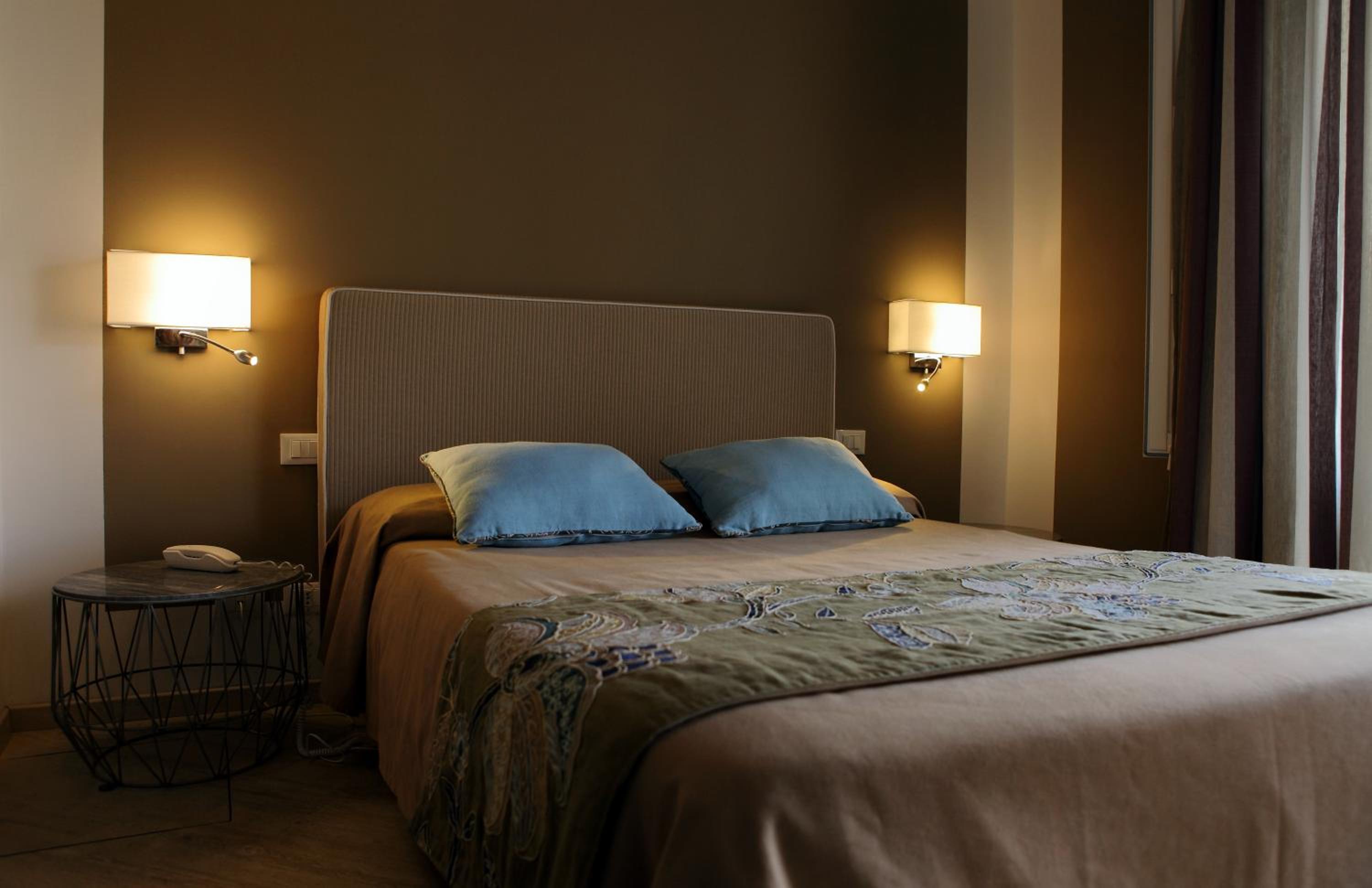 Small Double Room - Photo 1