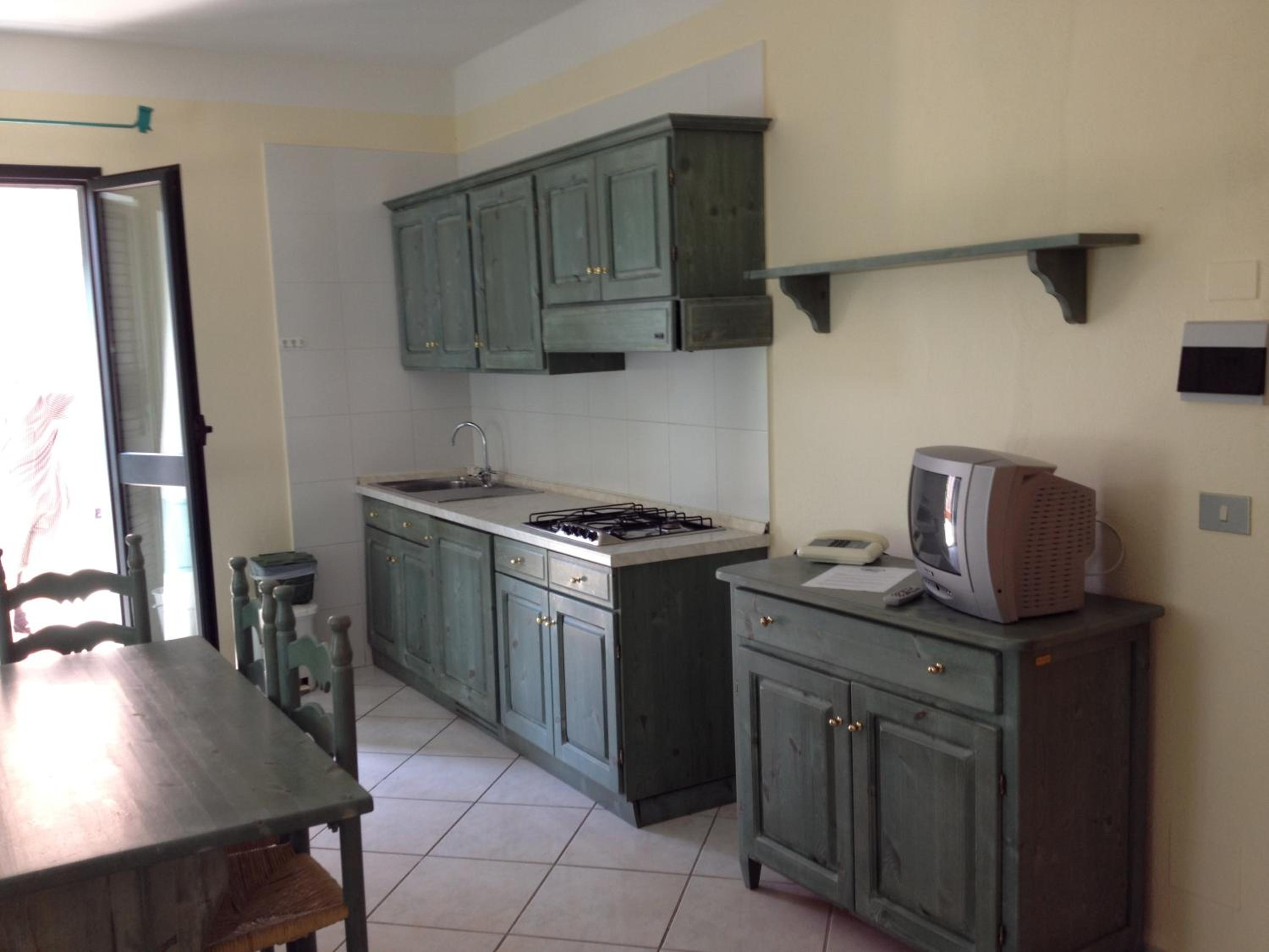 One-Bedroom Apartment (3 Adults) - Photo 2