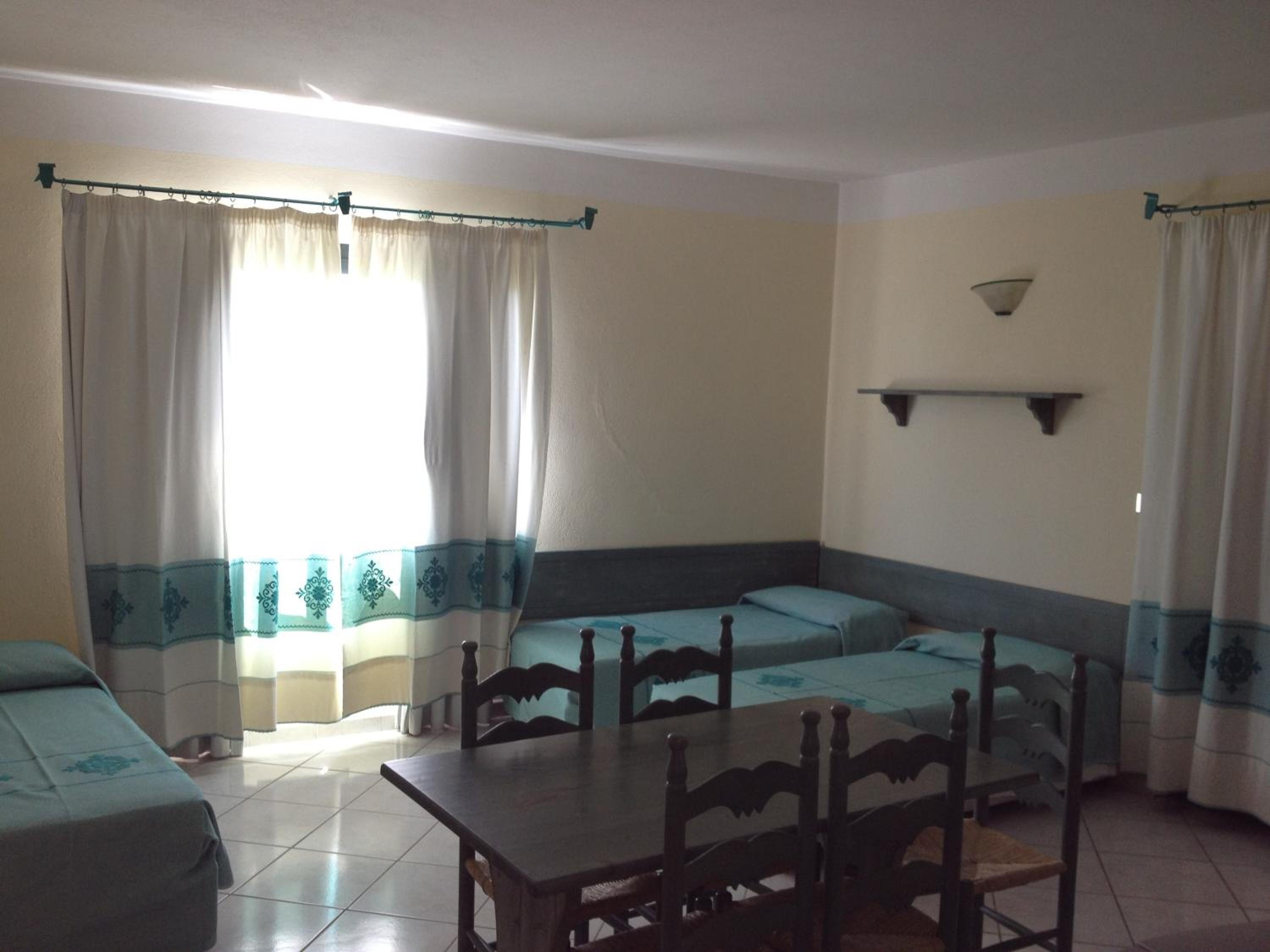 One-Bedroom Apartment (5 Adults) - Photo 4