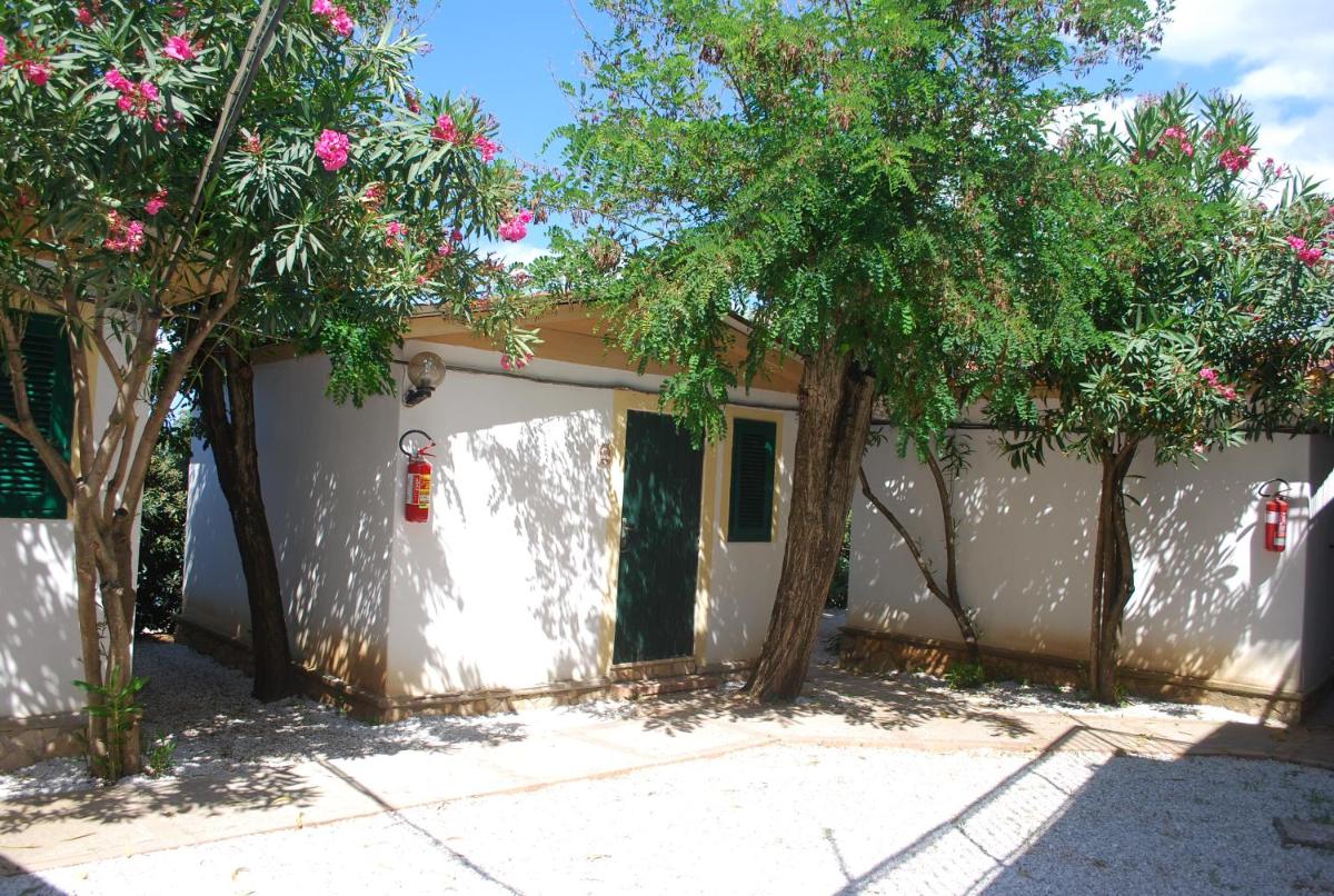 Bungalow (2 Adults + 1 Child) photo 2