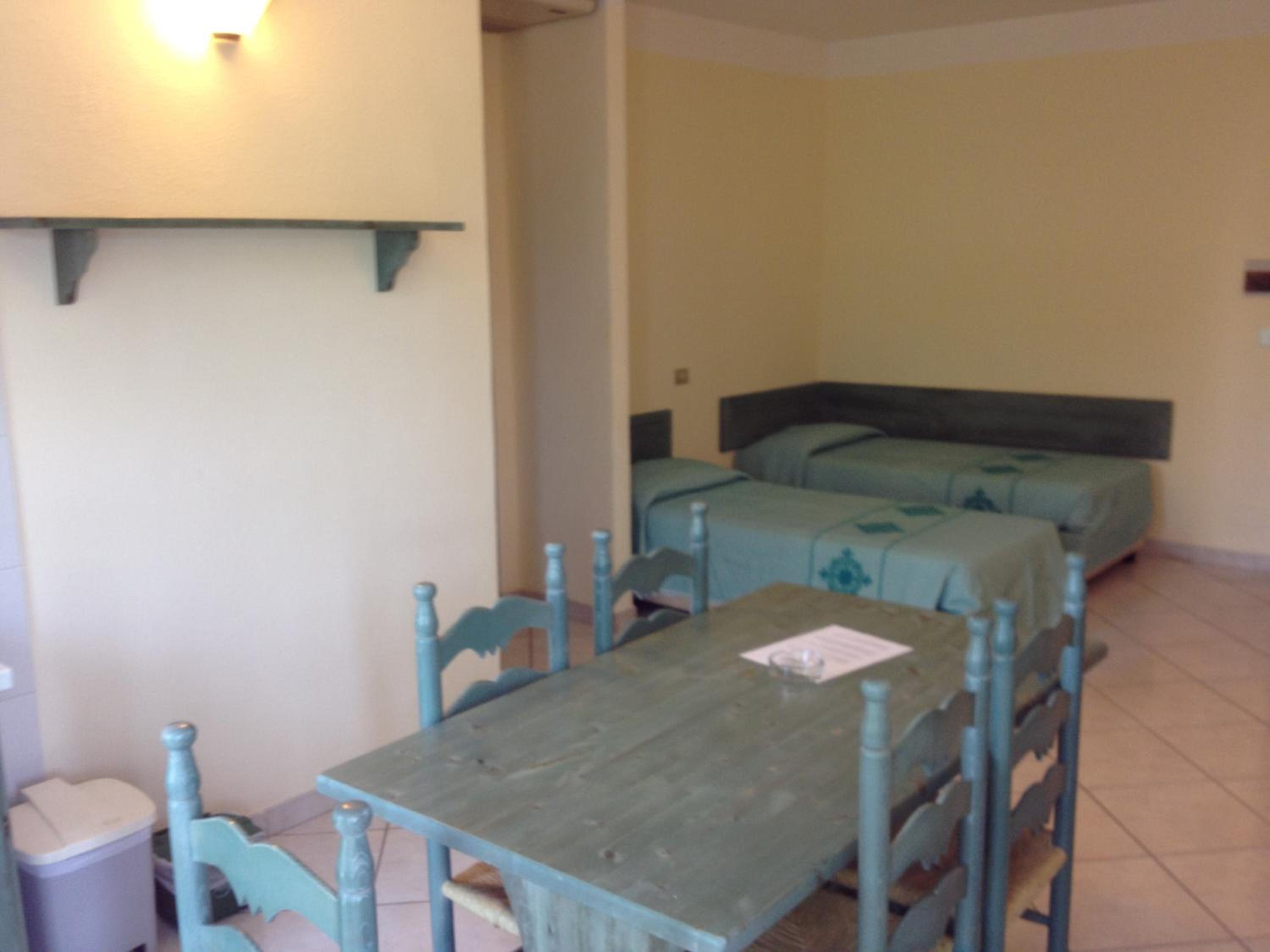One-Bedroom Apartment (4 Adults) - Photo 9