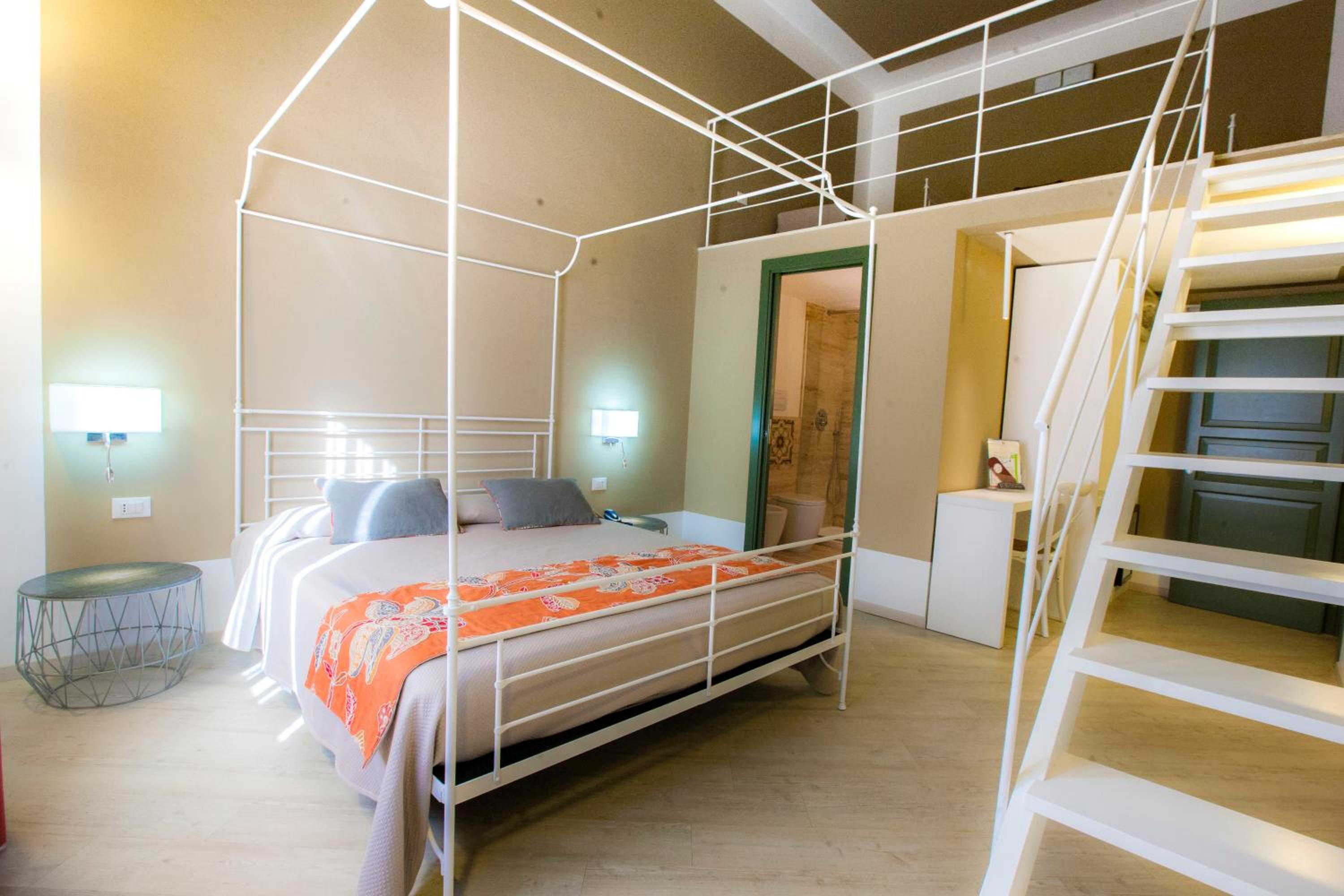 Deluxe Double Room with Balcony - Photo 1