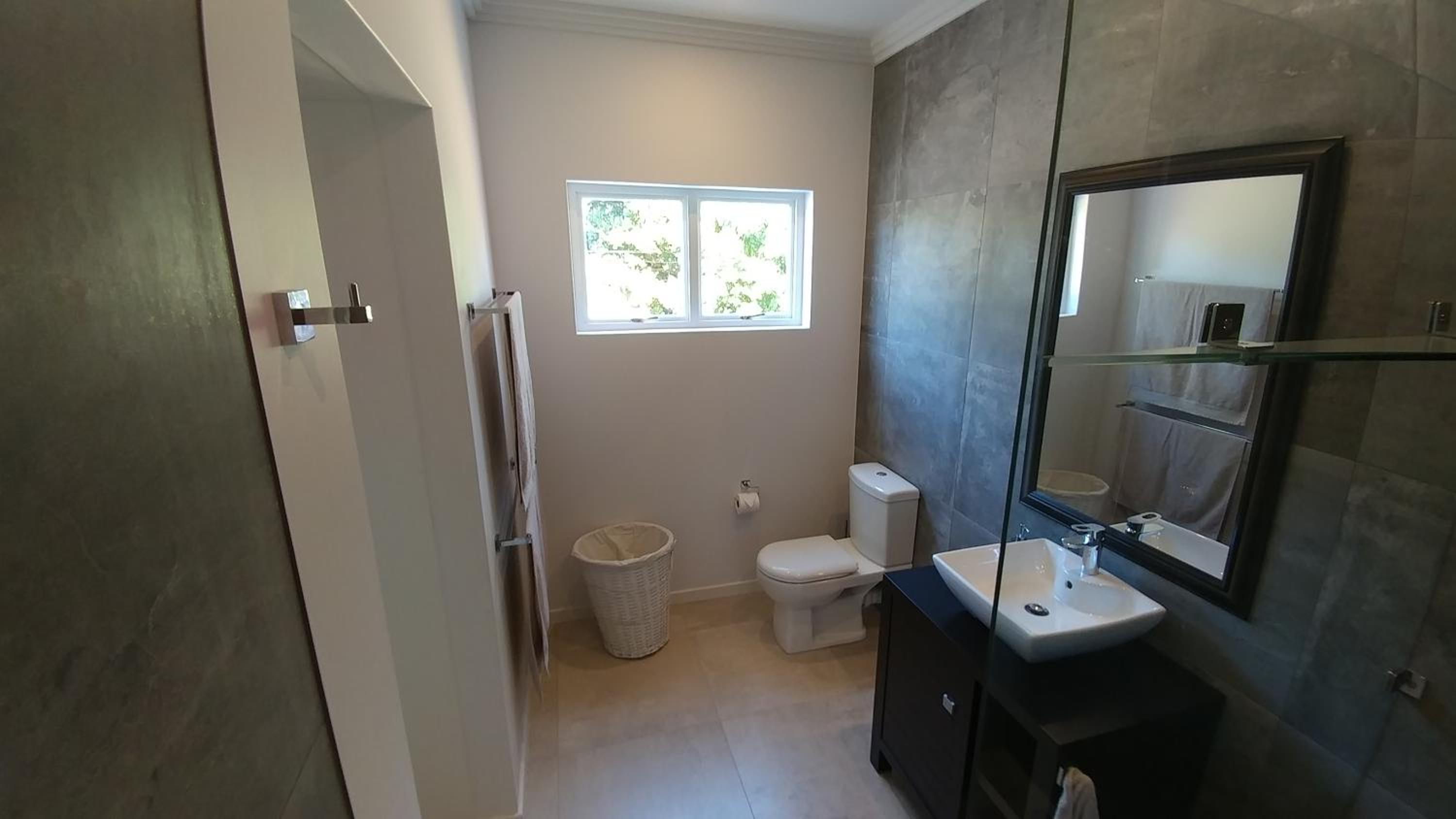 Studio Apartment photo 2