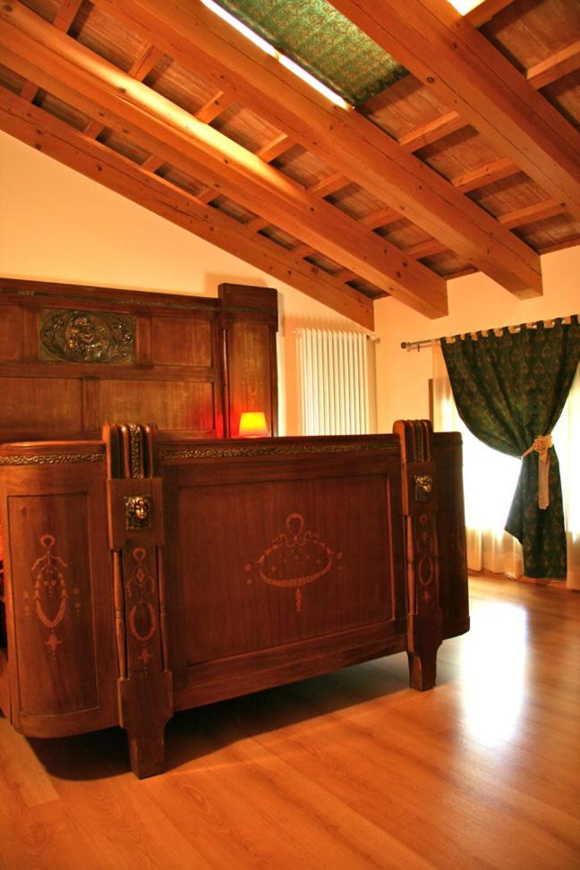 Deluxe Double Room (2 Adults + 1 Child) photo 2
