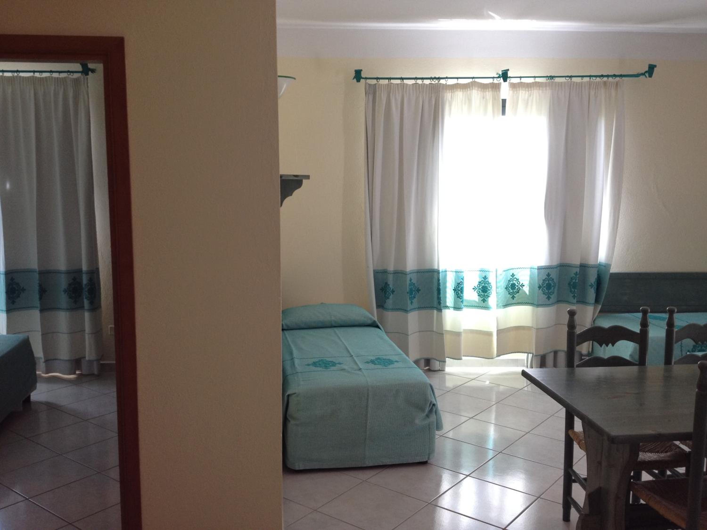 One-Bedroom Apartment (4 Adults) - Photo 1