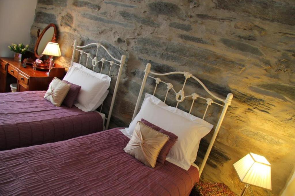 Standard Twin Room - Photo 1