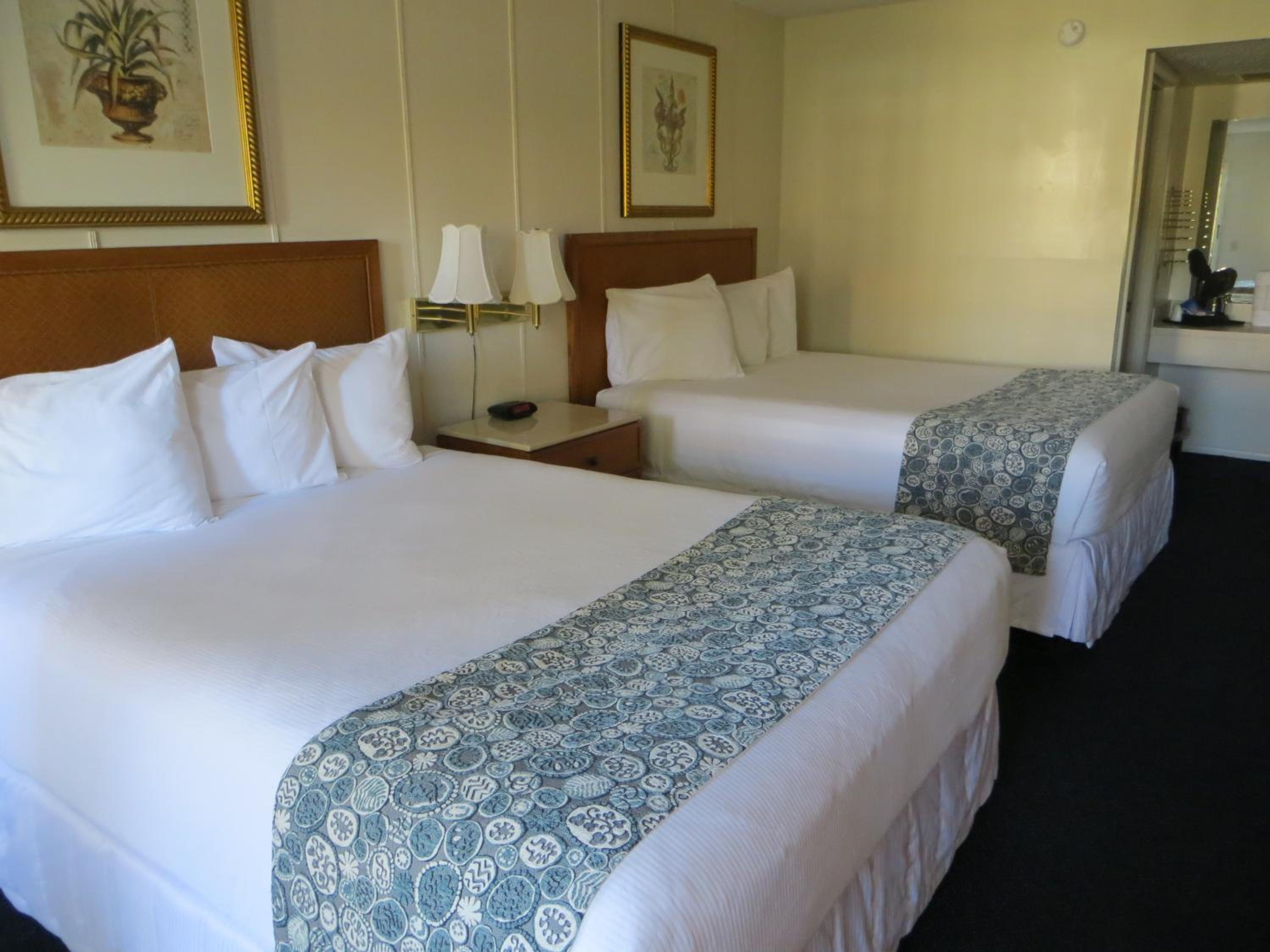Queen Room with Two Queen Beds - Photo 1