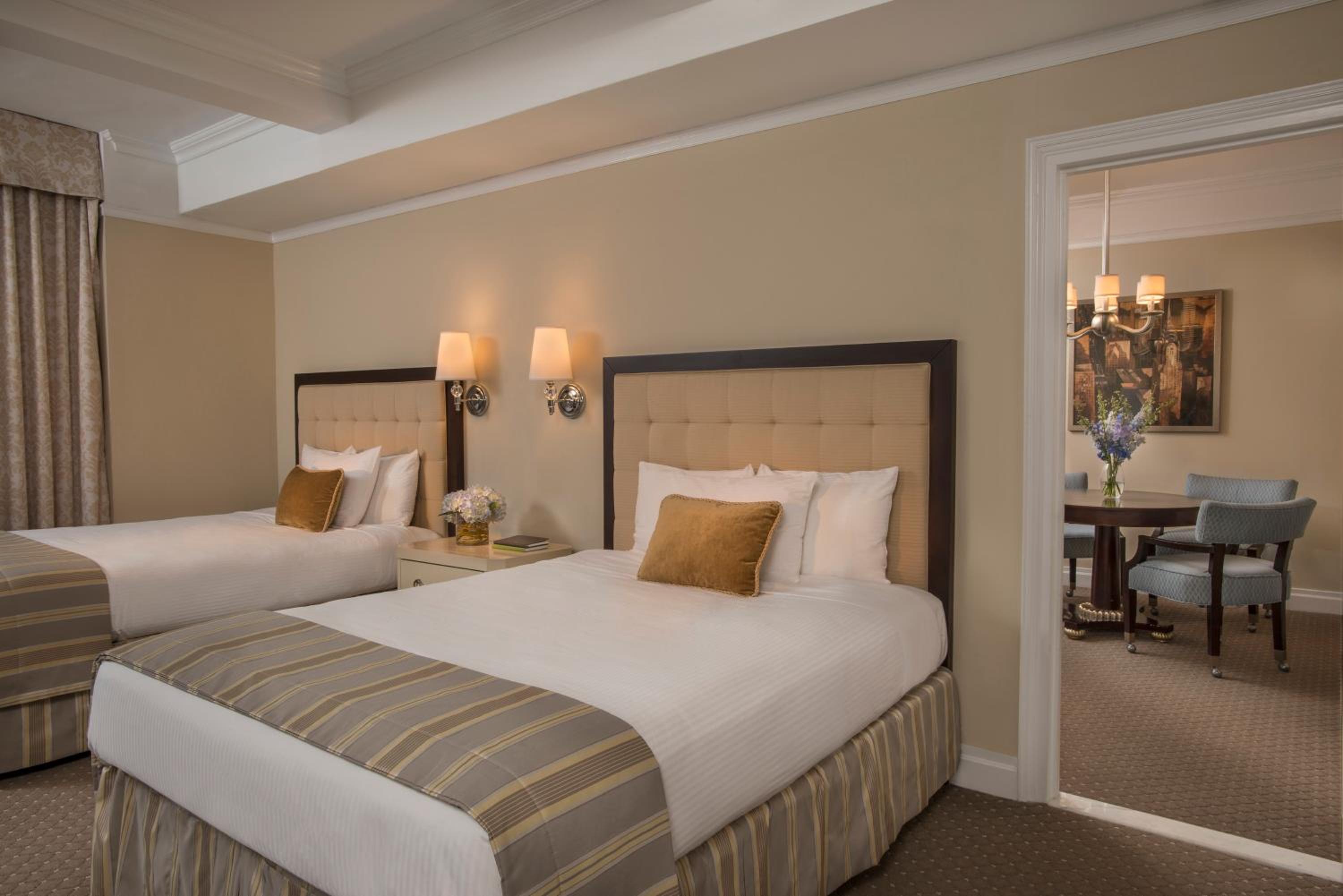 Premier One Bedroom Suite City view with Two Double Beds - Photo 3