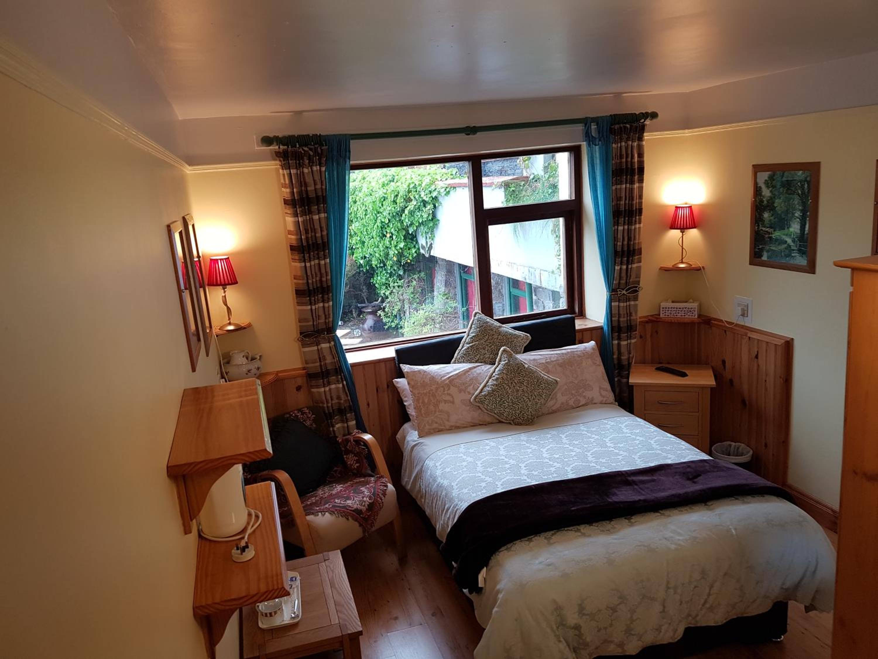 Single Room with Mountain Views - Ground Floor photo 3