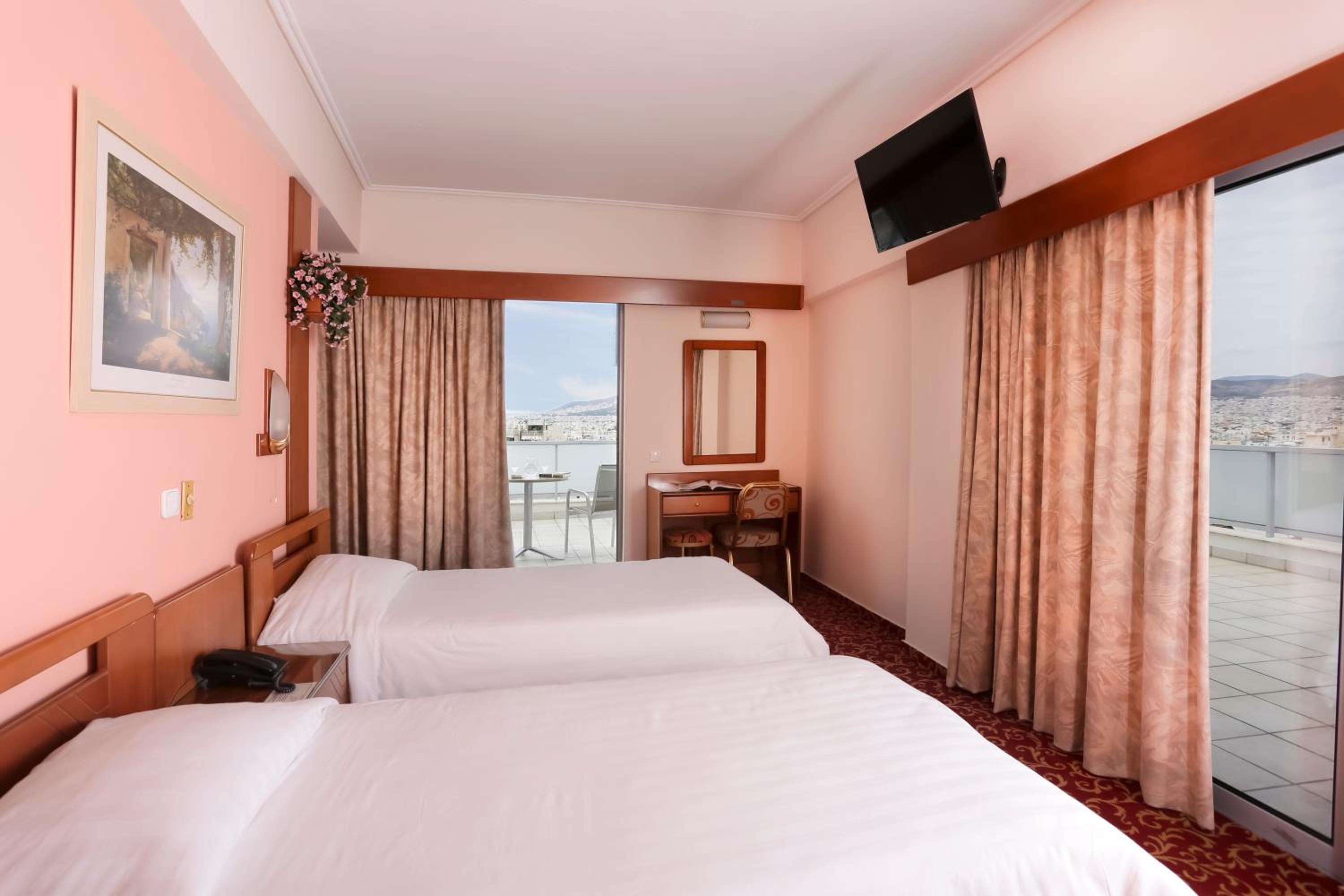Deluxe Double or Twin Room photo 1