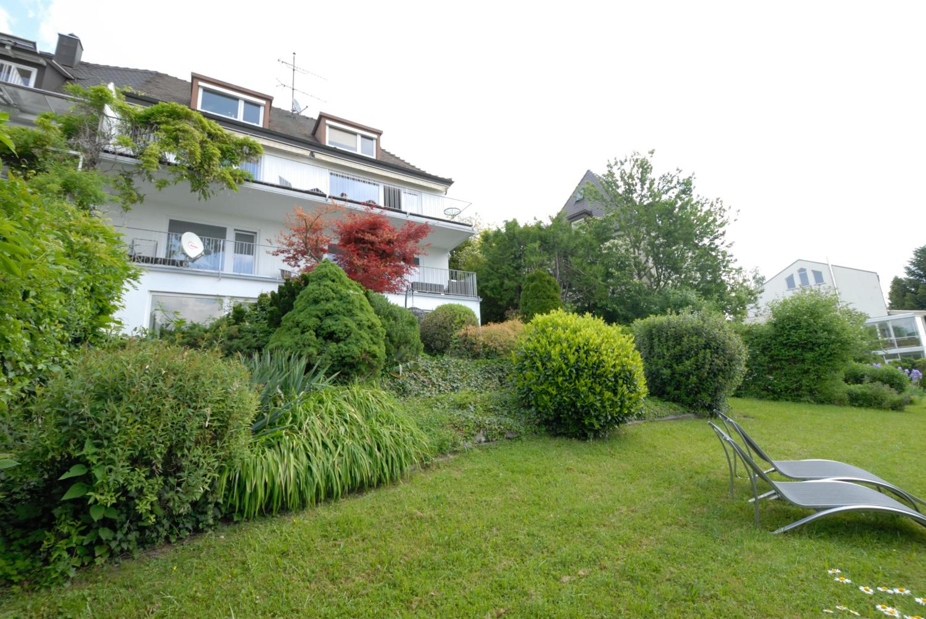 Apartment 9 with Lake View photo 2