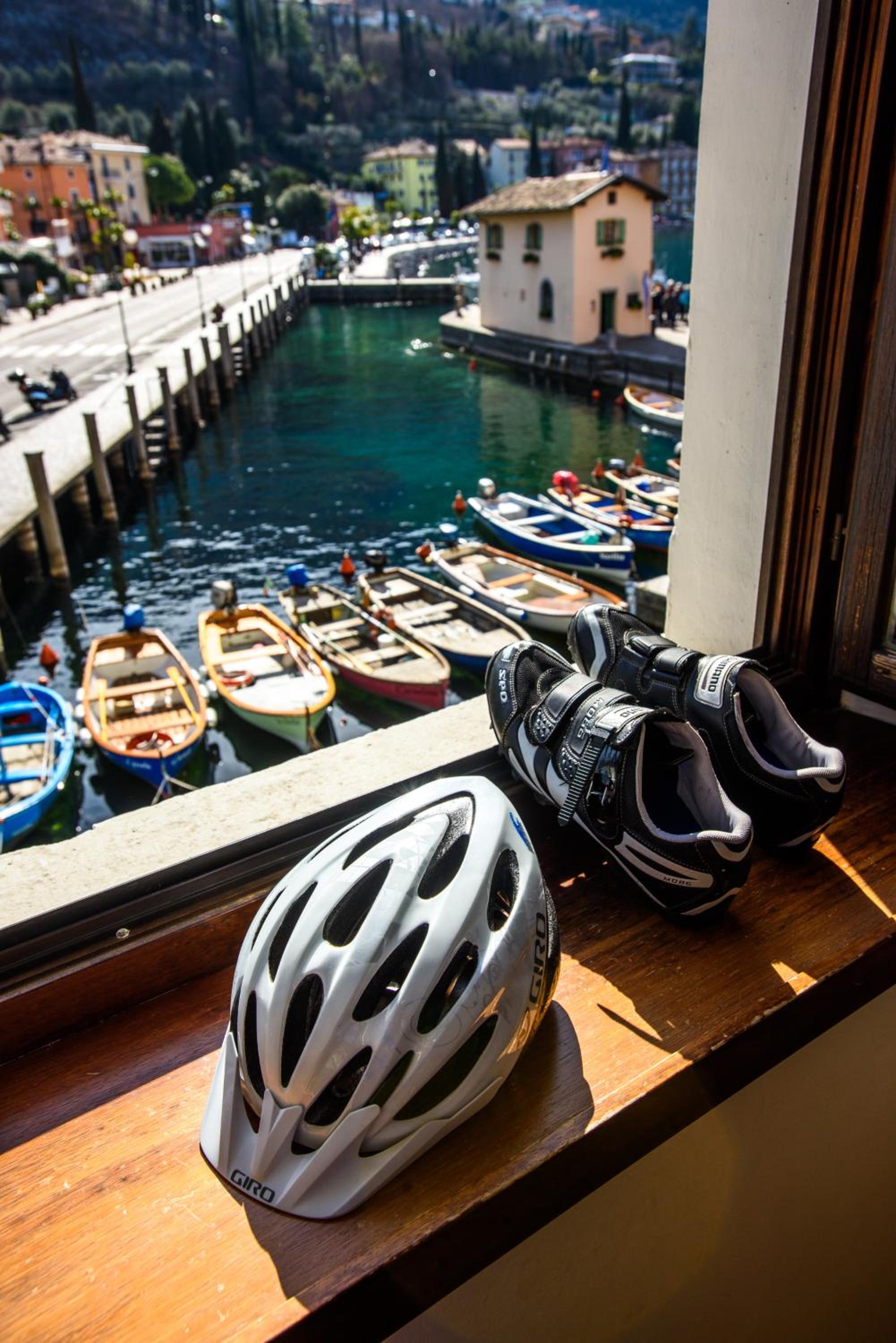 Double or Twin Room with Harbor View - Photo 9