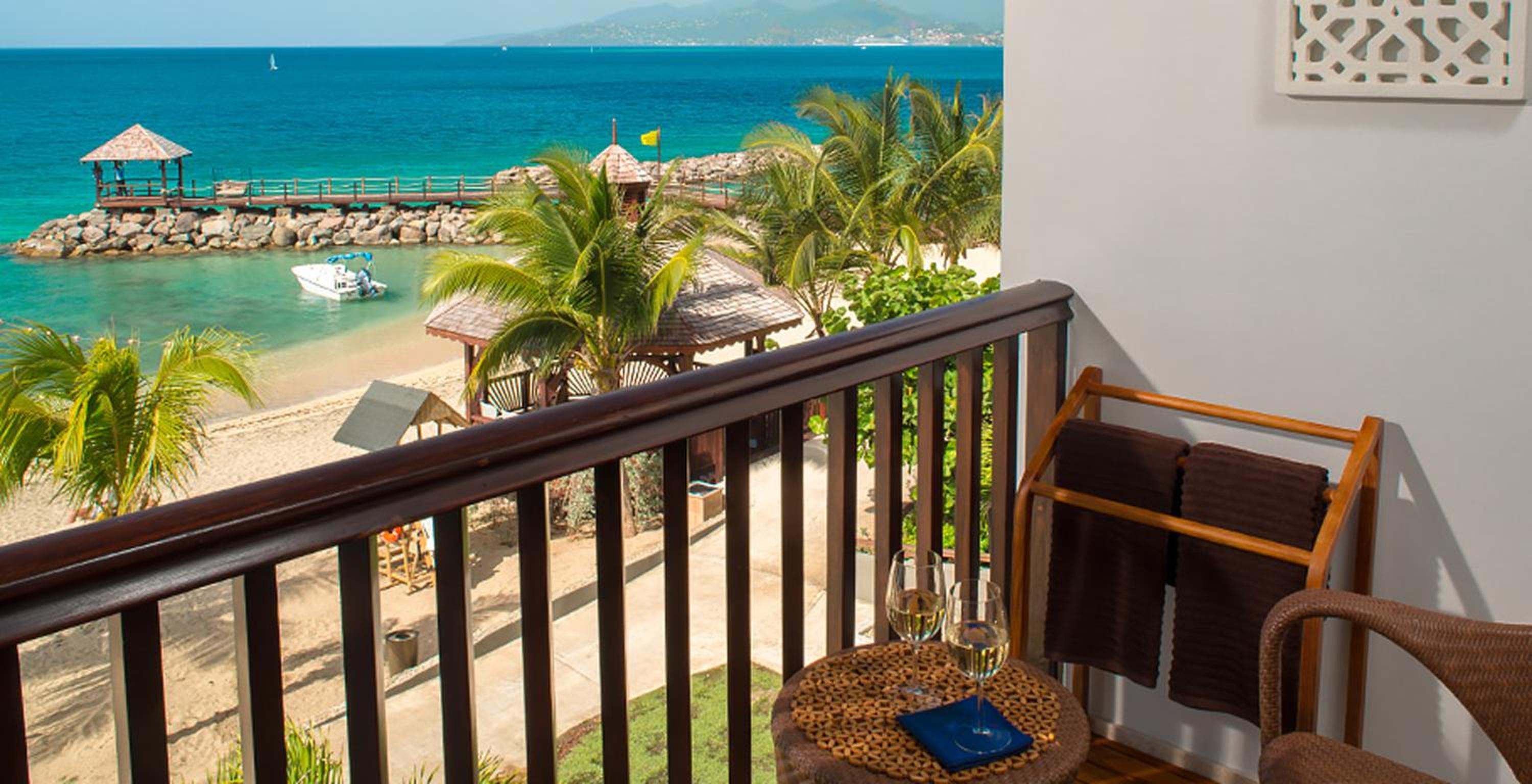 Pink Gin Beachfront Room (BR) photo 1