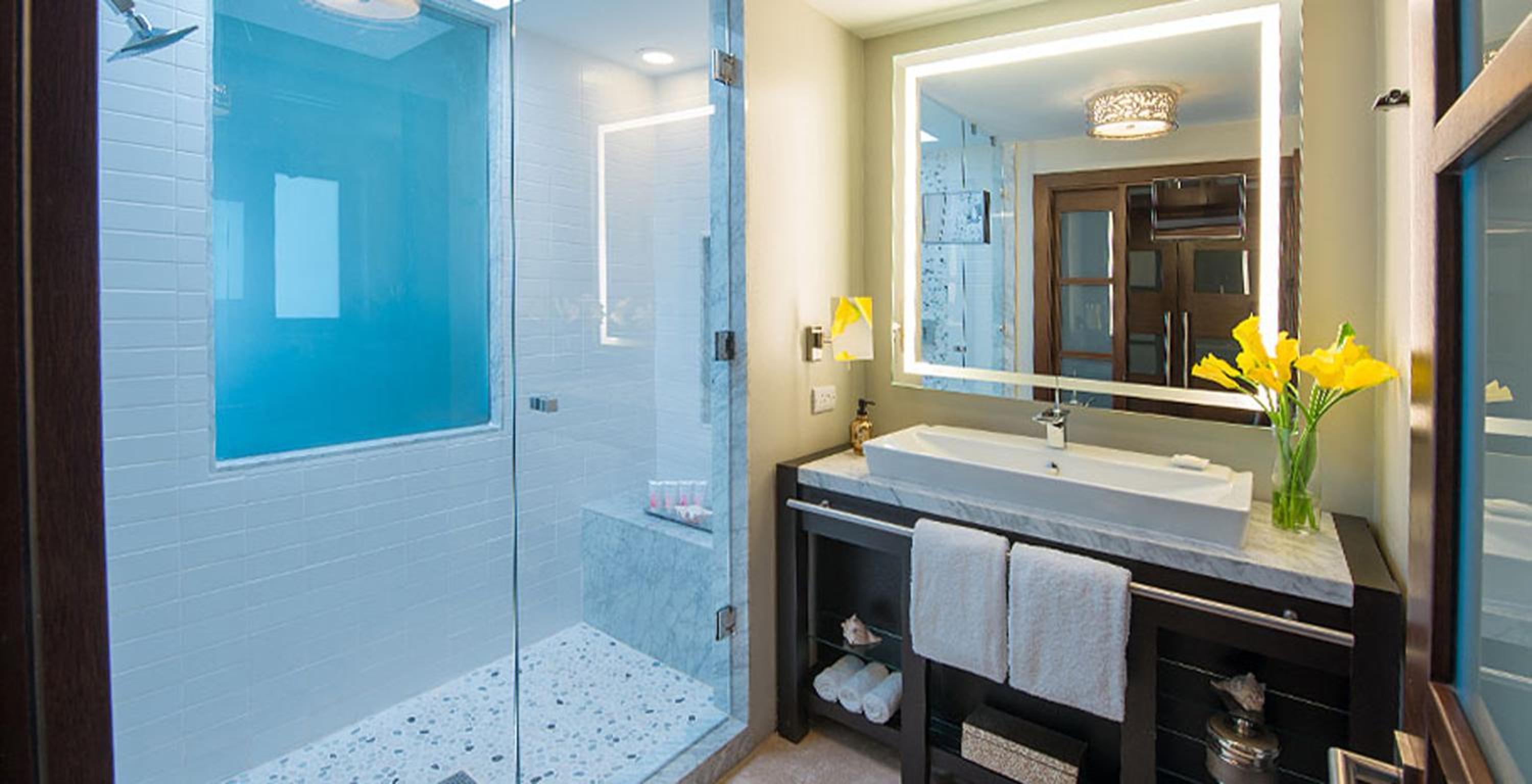 South Seas Waterfall River Pool Junior Suite with Balcony Tranquility Soaking Tub (WFJS) photo 2